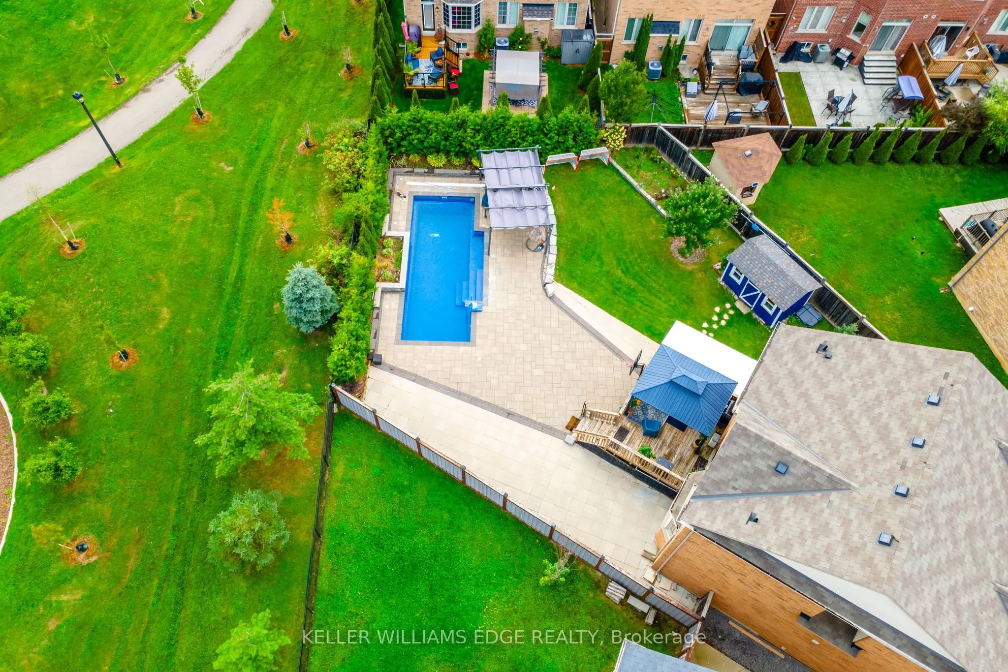 200 Giddings Crescent E