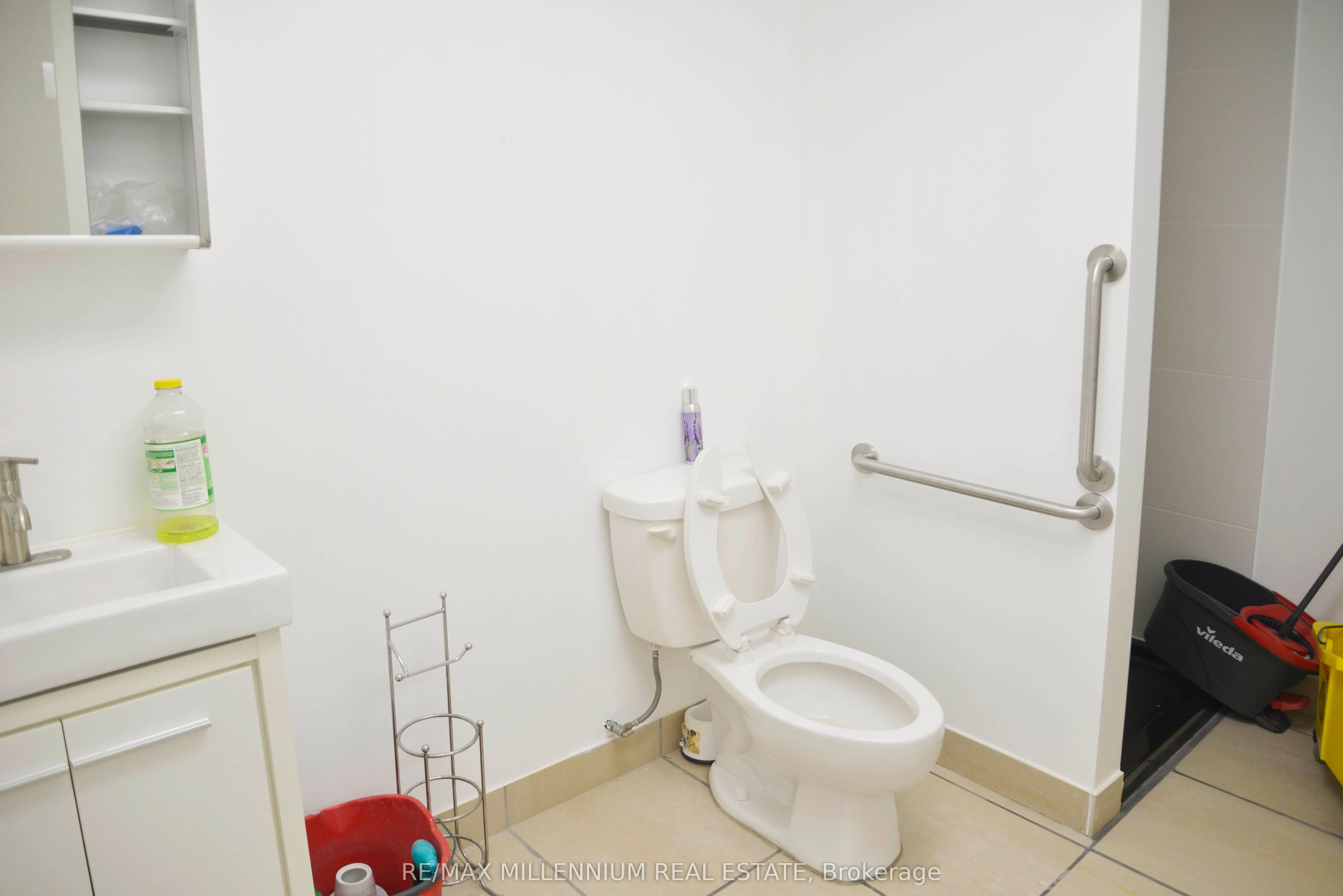 2821 Lake Shore Boulevard W