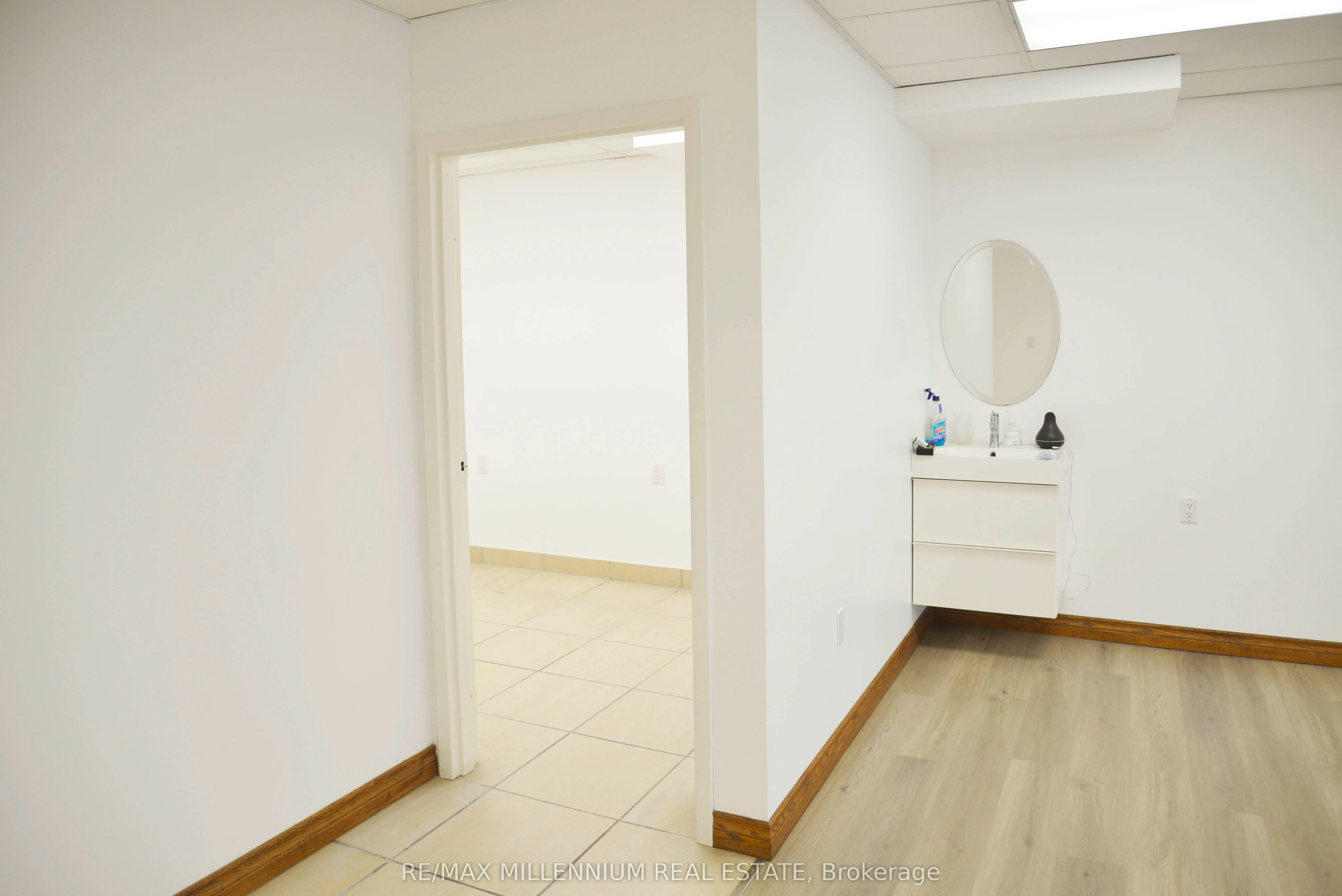 2821 Lake Shore Boulevard W