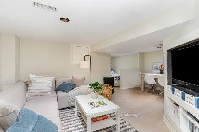7 Tizzard Avenue