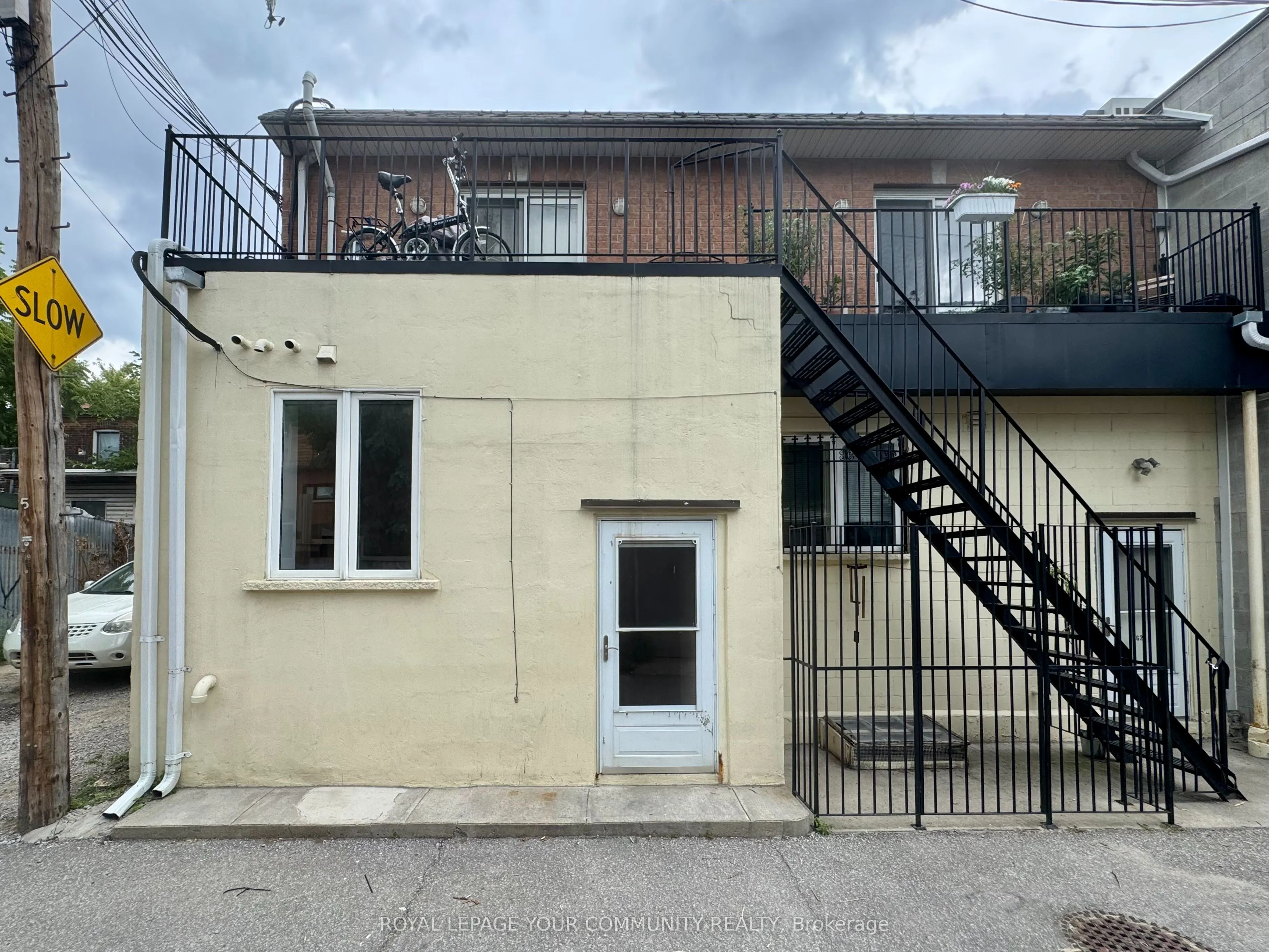 2417 Dundas Street W, #G1