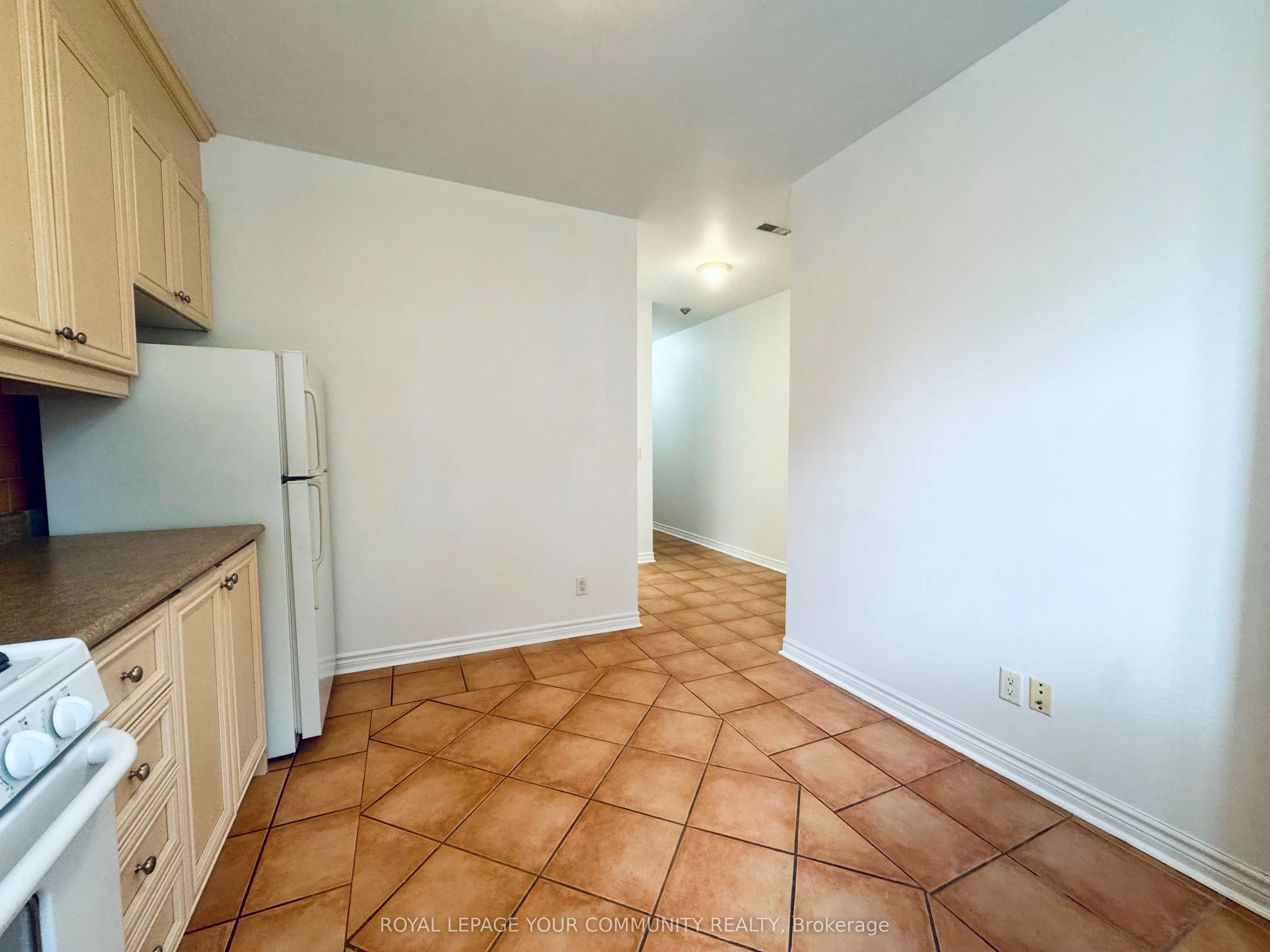 2417 Dundas Street W, #G1