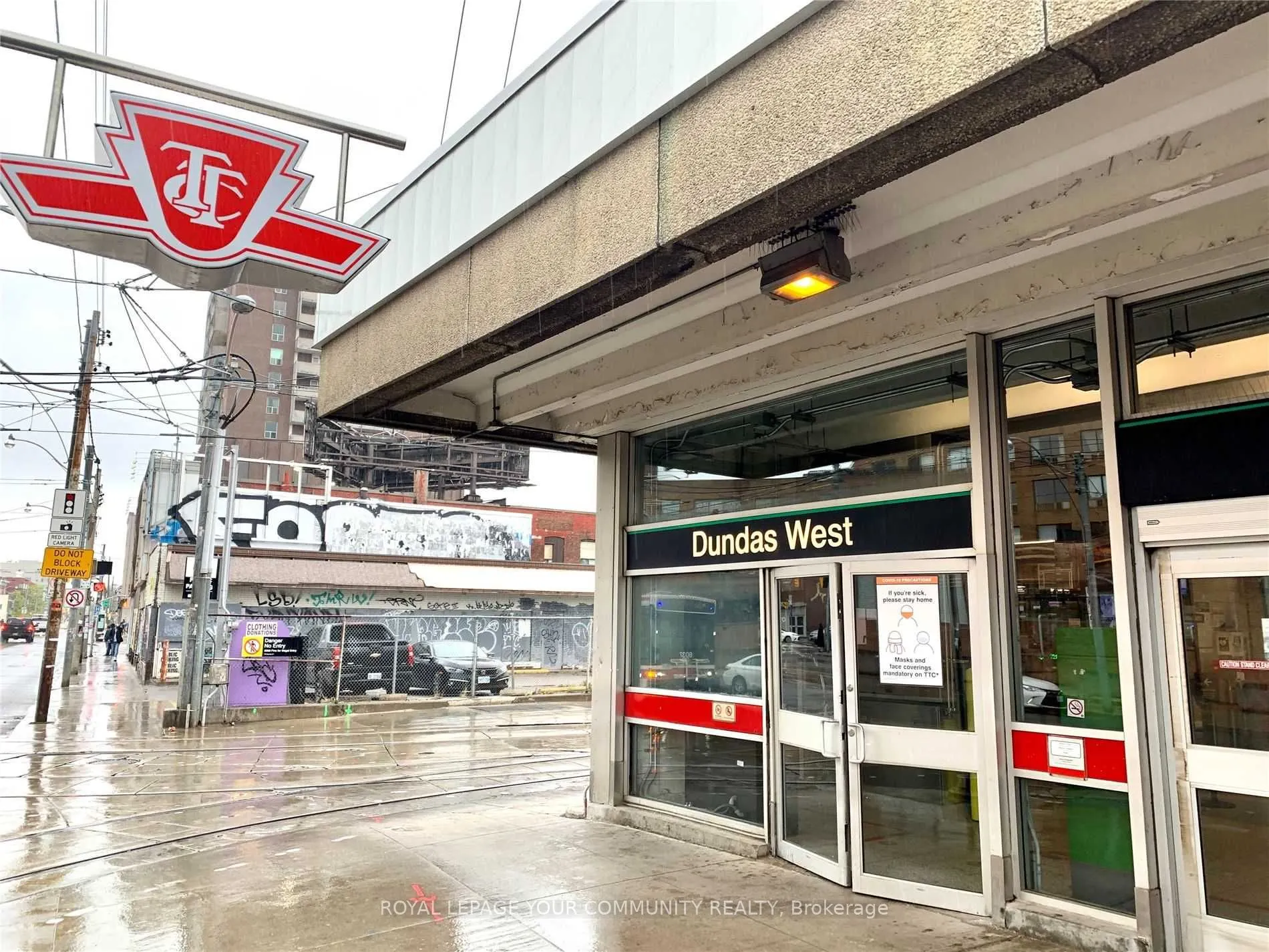 2417 Dundas Street W, #G1