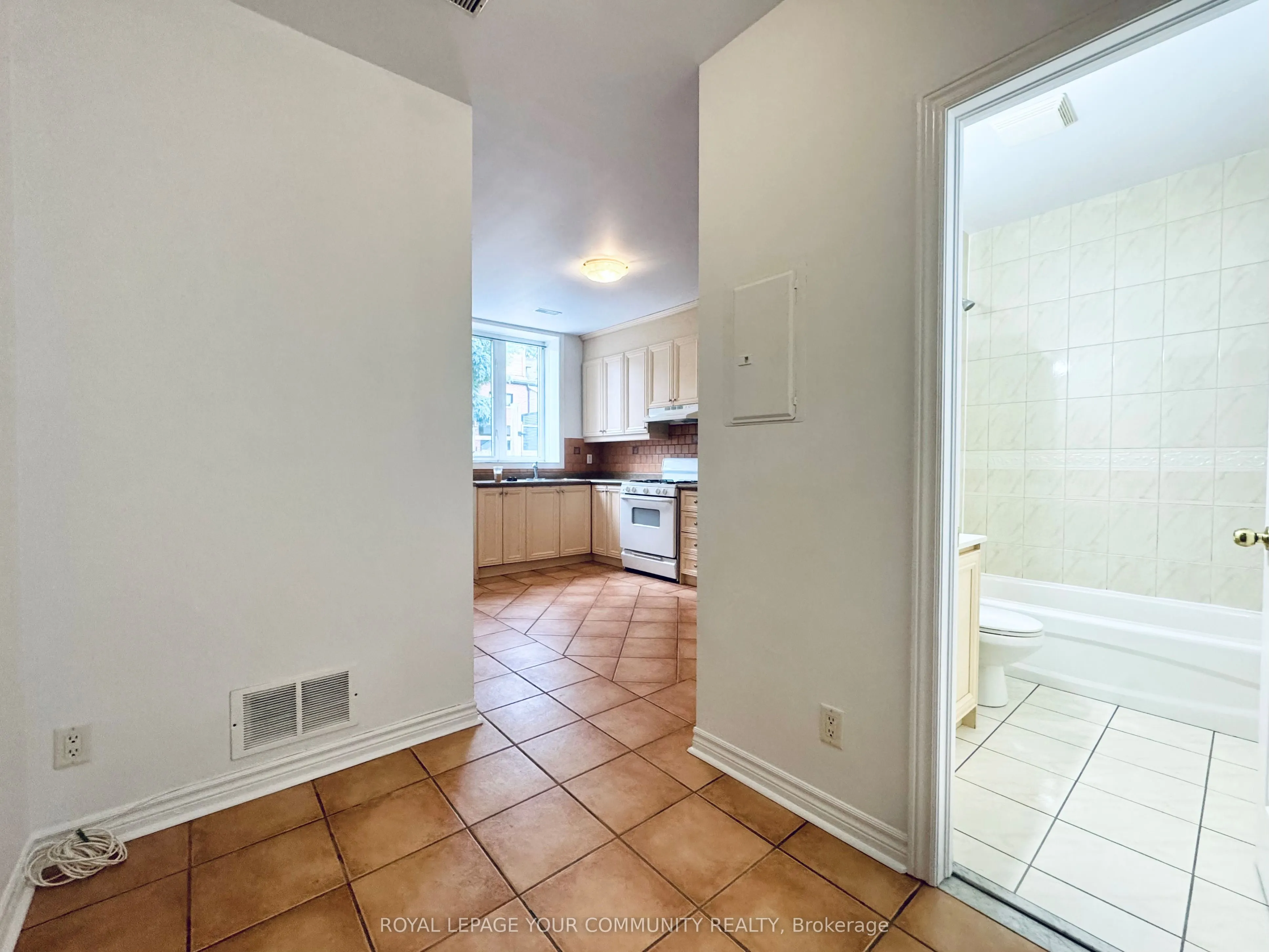 2417 Dundas Street W, #G1