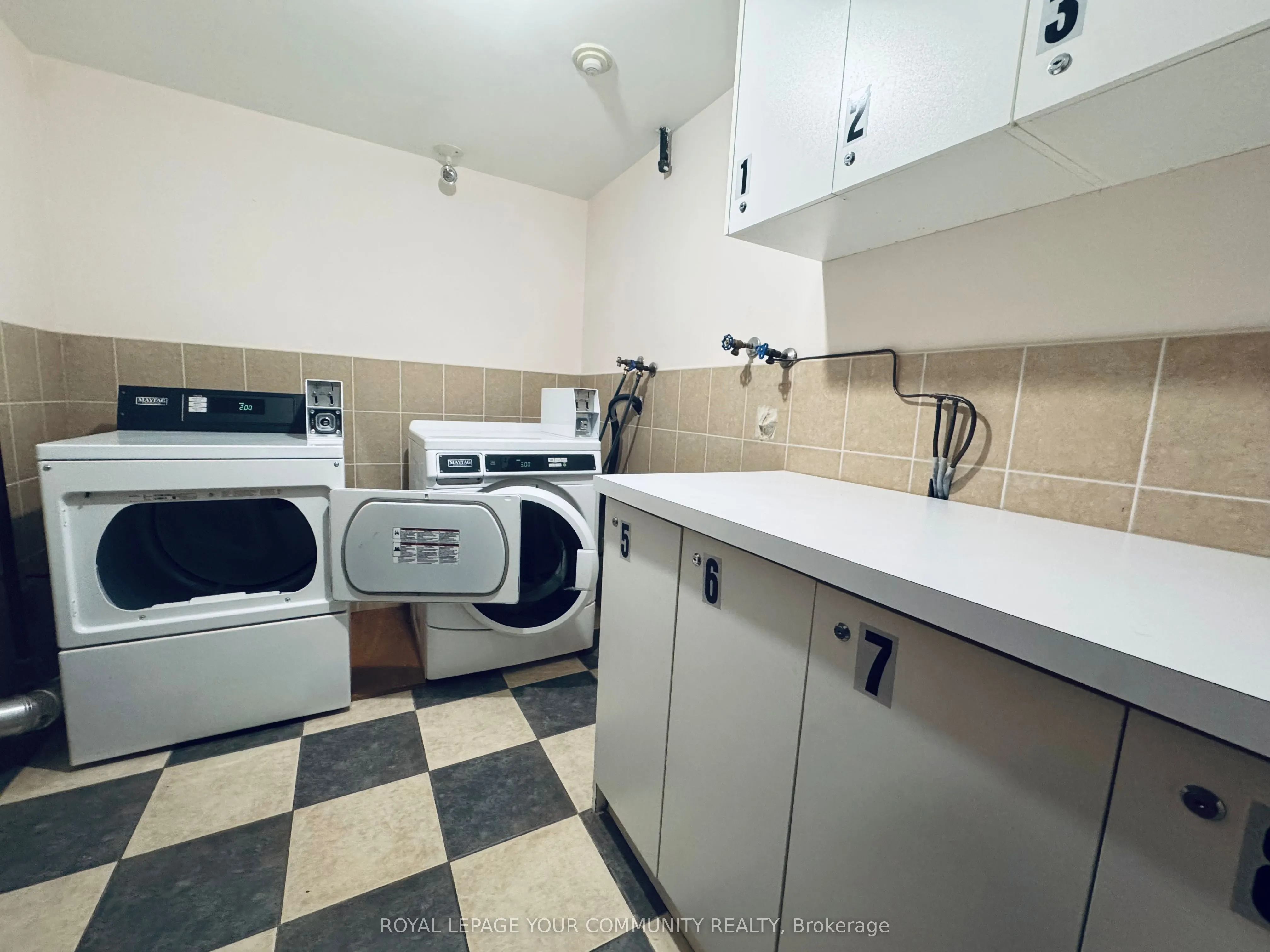 2417 Dundas Street W, #G1