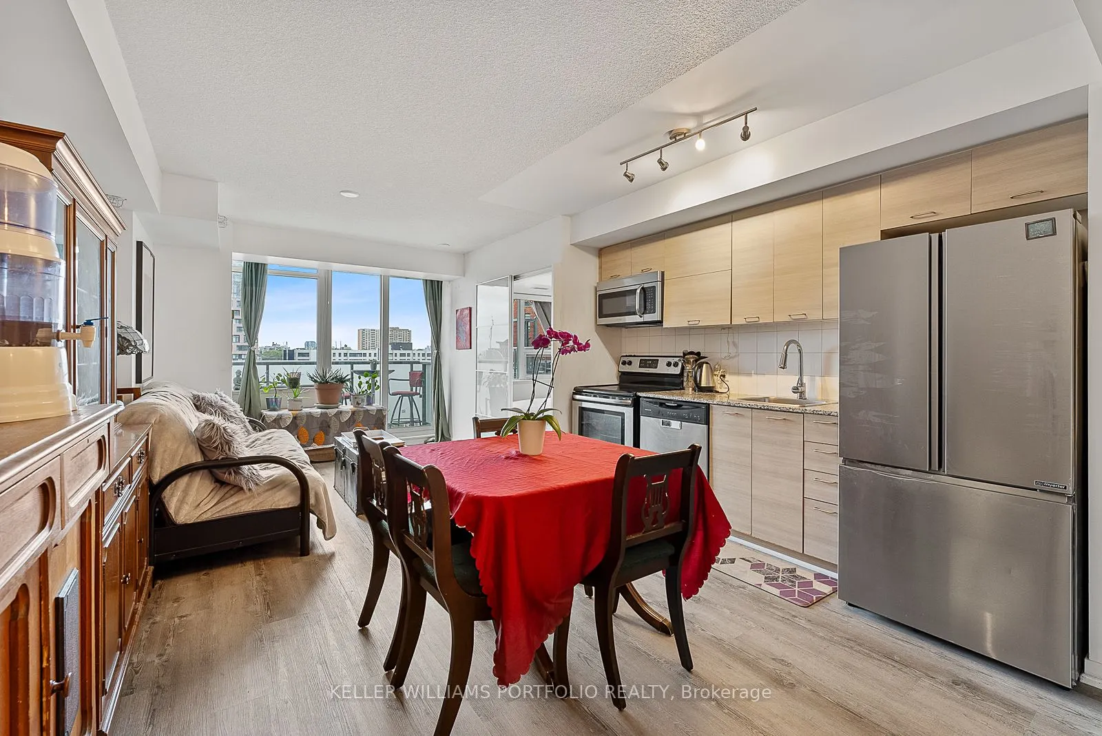 20 Joe Shuster Way, #815