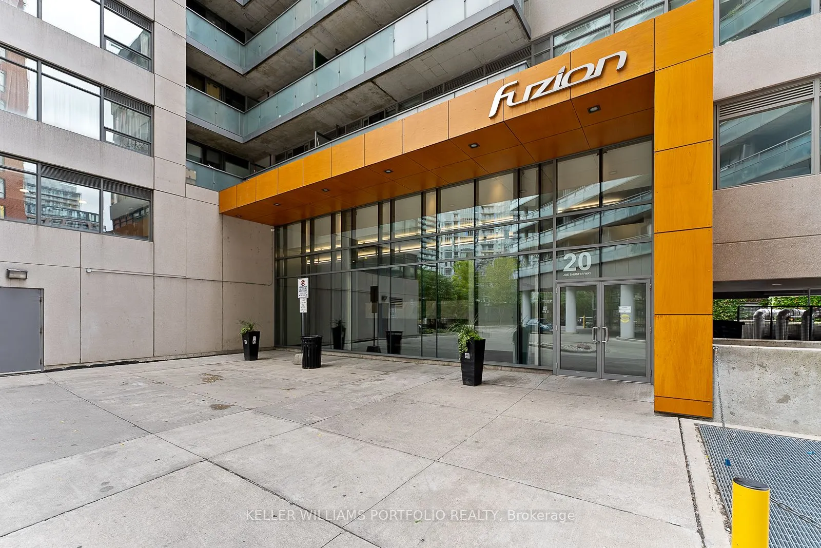 20 Joe Shuster Way, #815