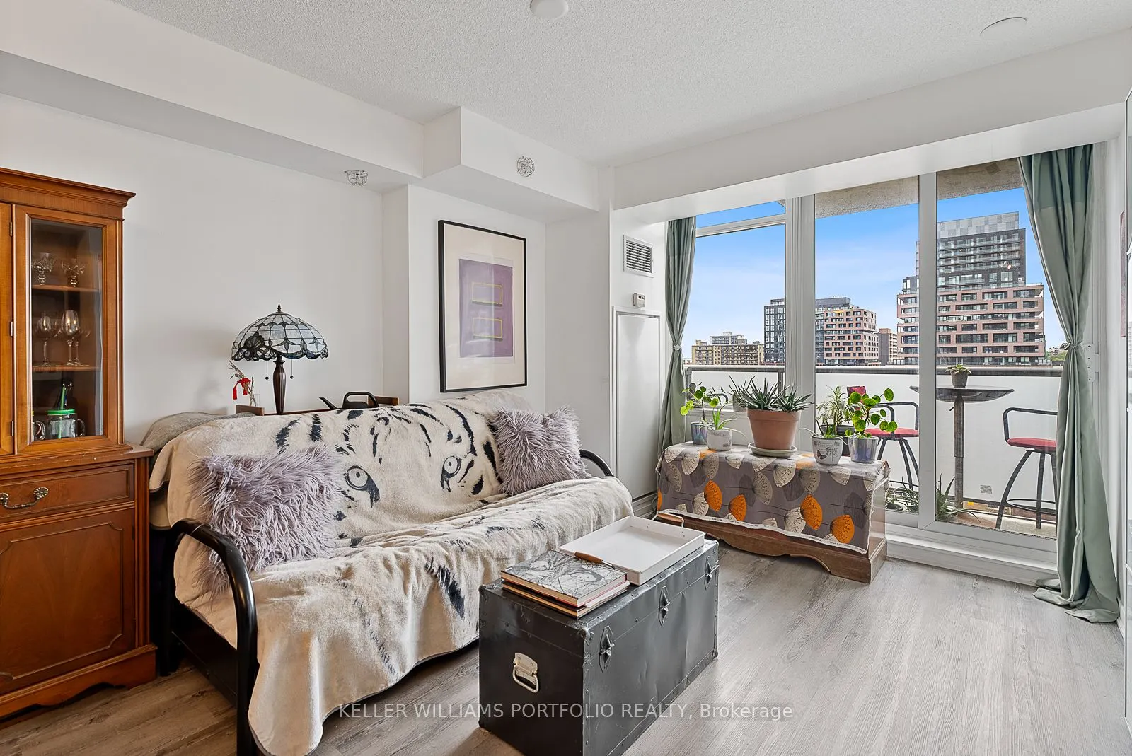 20 Joe Shuster Way, #815