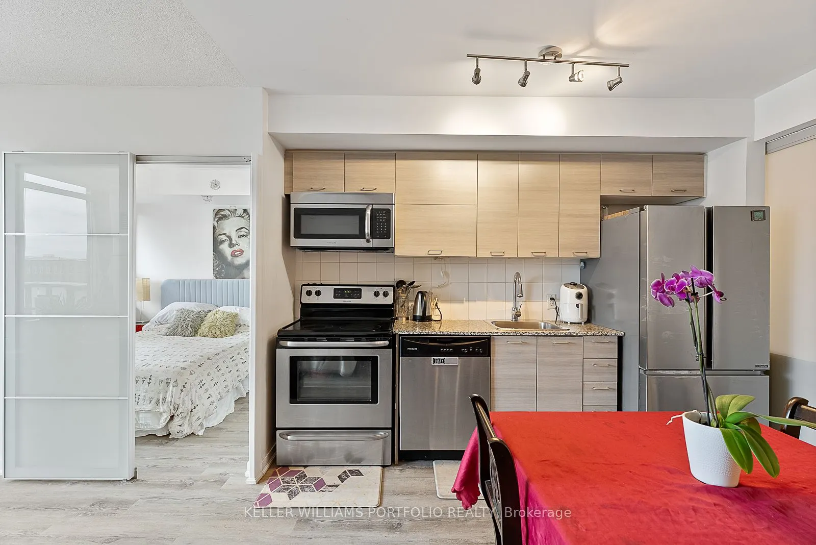 20 Joe Shuster Way, #815