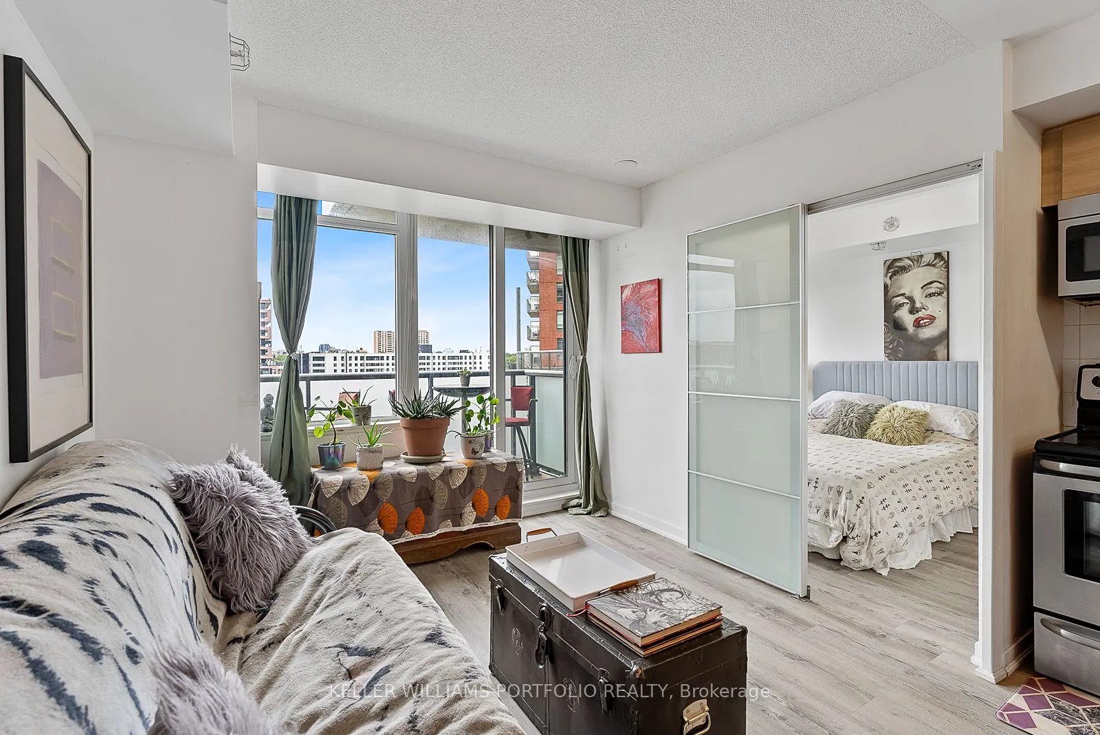 20 Joe Shuster Way, #815