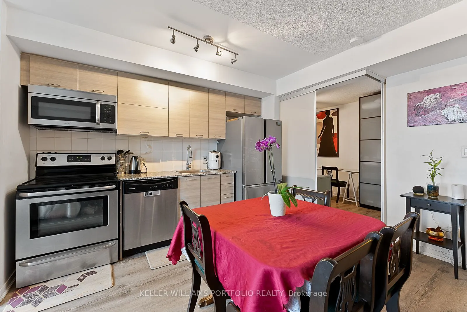 20 Joe Shuster Way, #815