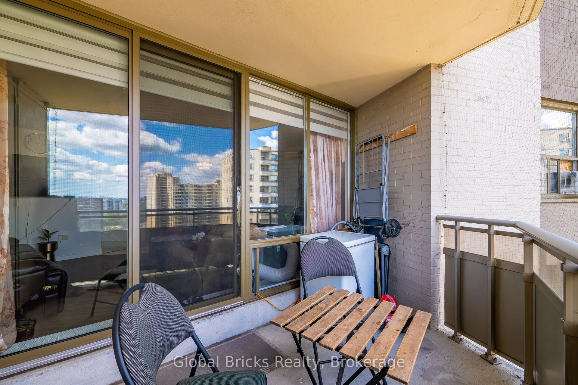 380 Dixon Road, #1904