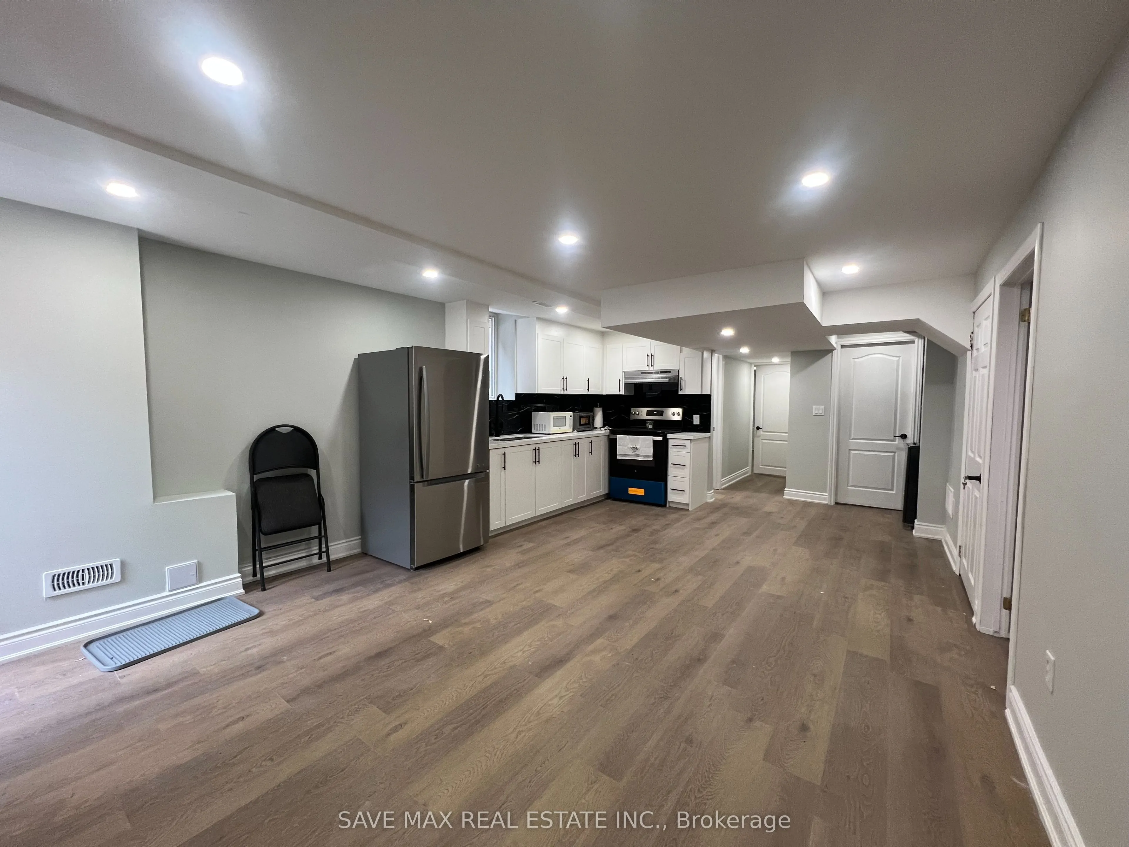 1176 Houston Drive