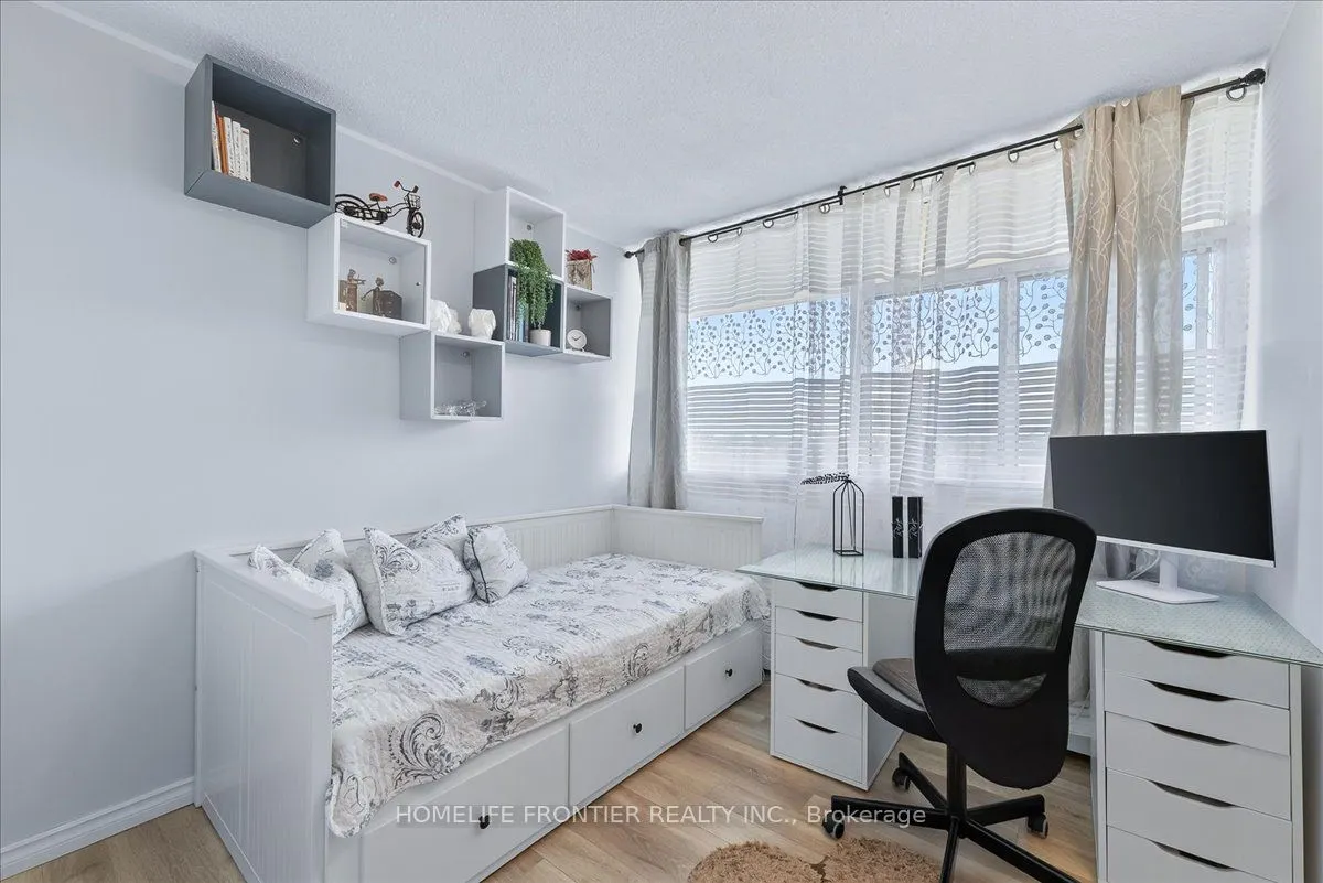 2301 Derry Road W, #605