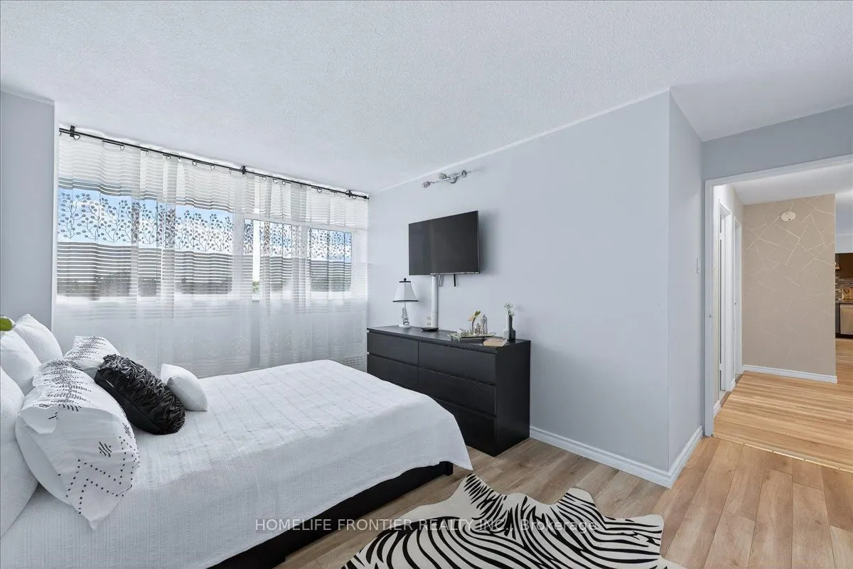 2301 Derry Road W, #605