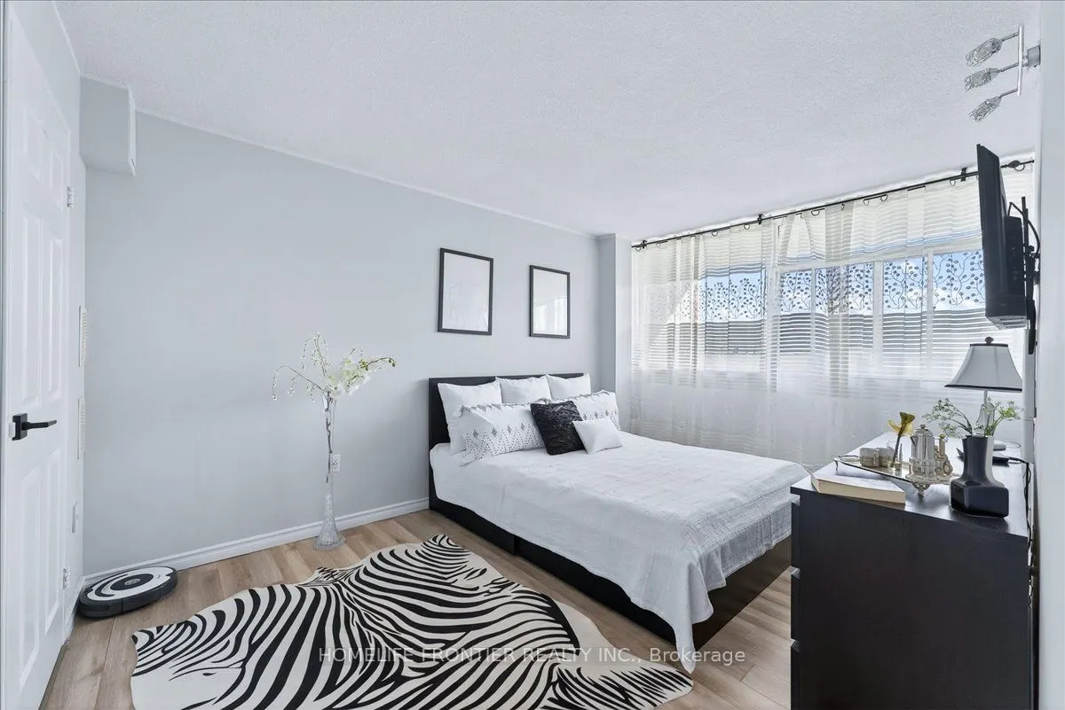2301 Derry Road W, #605