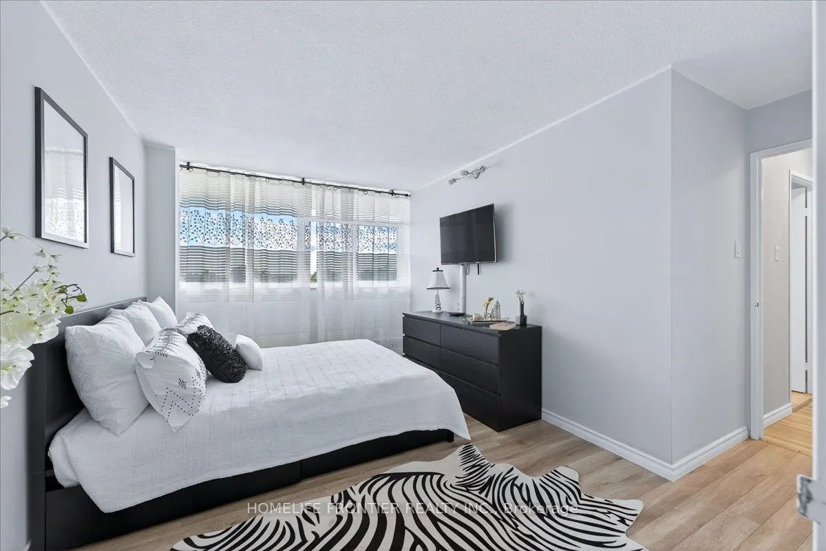 2301 Derry Road W, #605