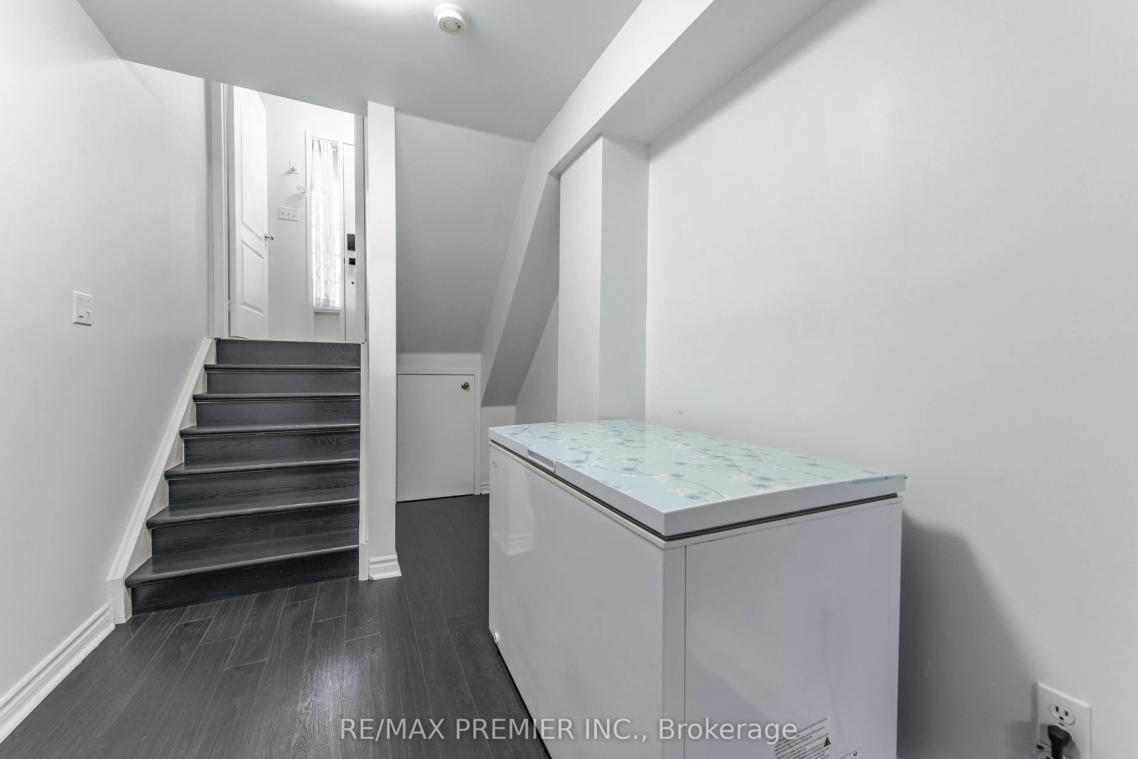 77 Wilmont Court