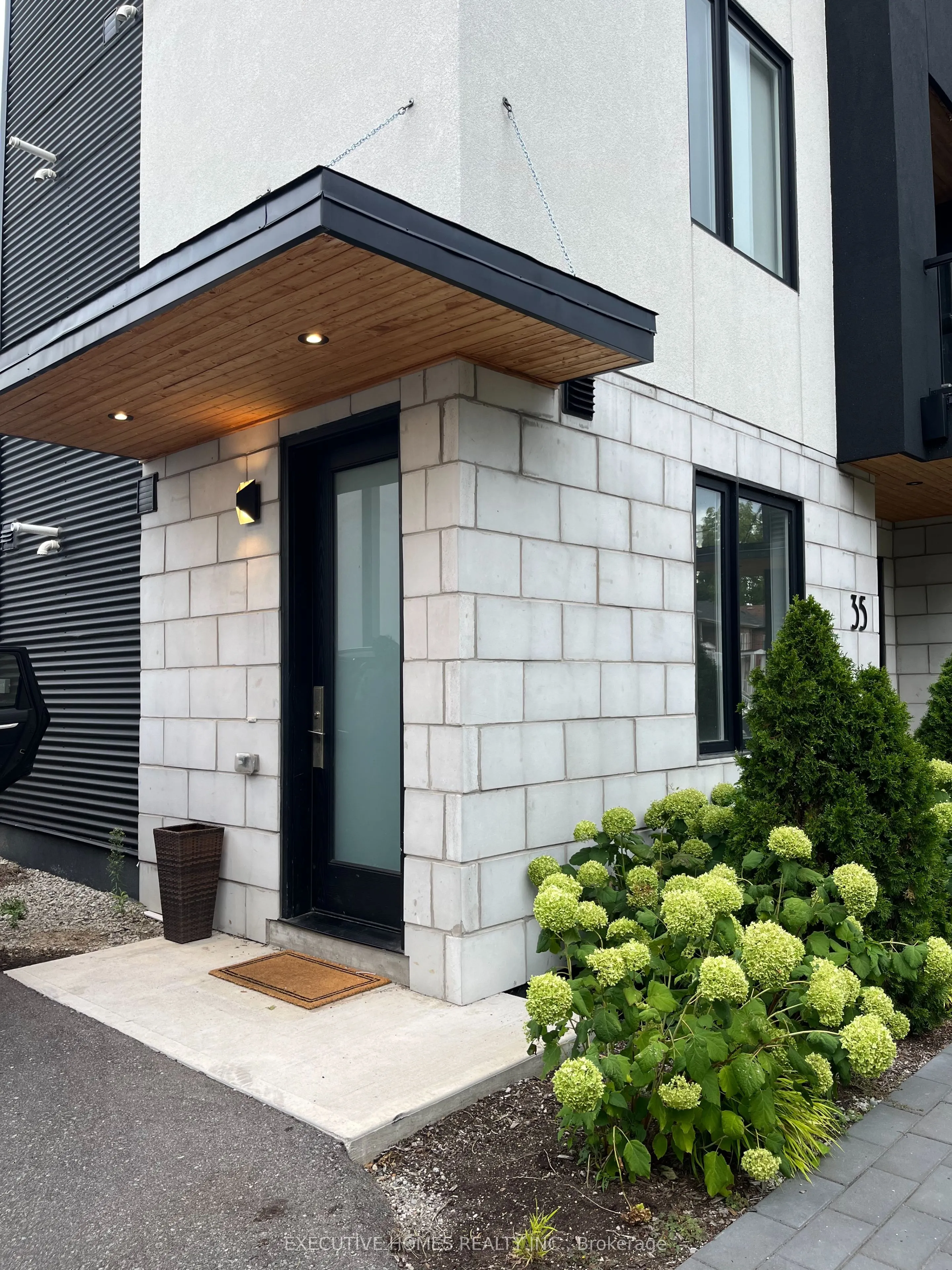 35 King George Road