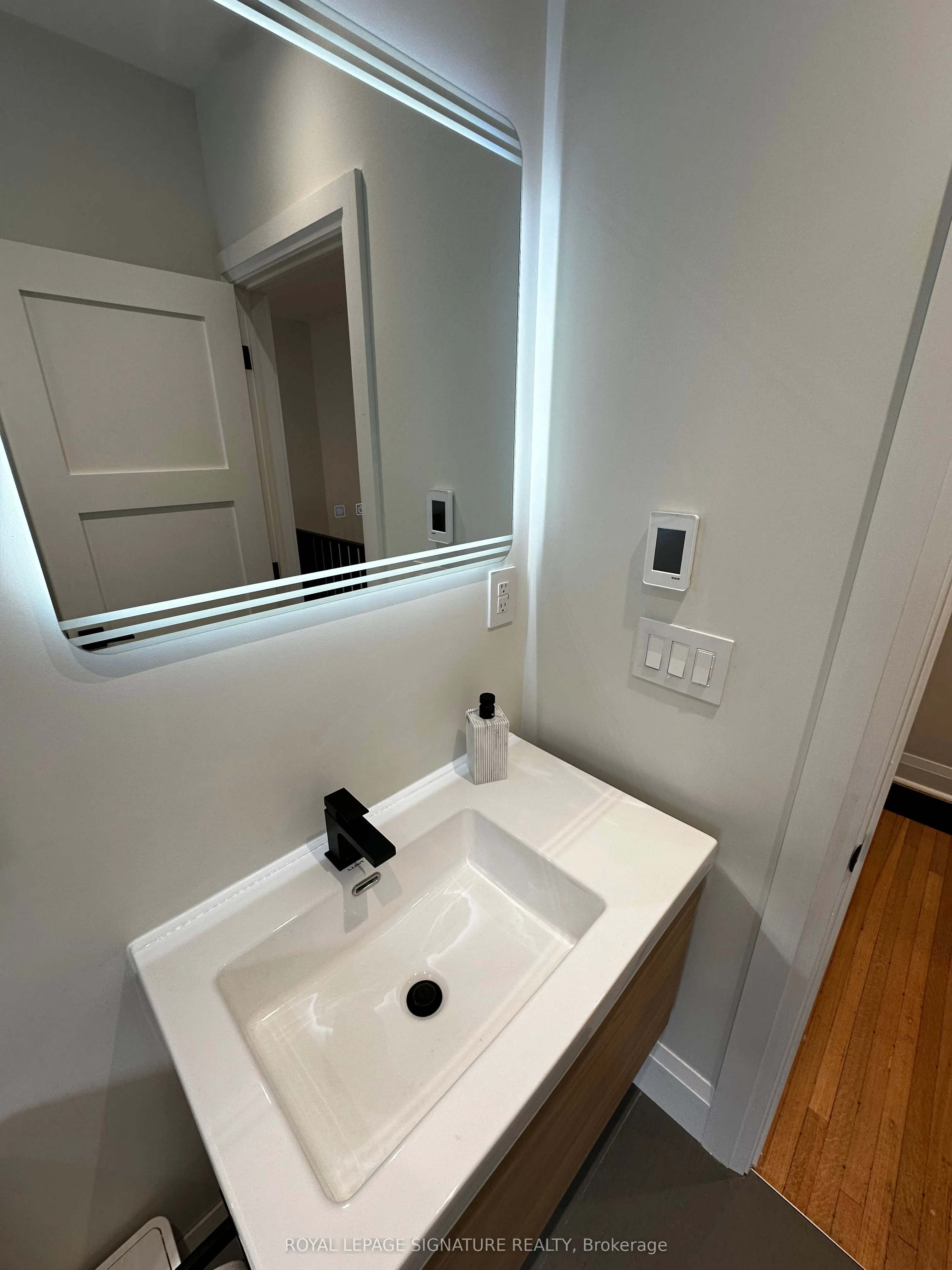198 Earlscourt Avenue, #Upper