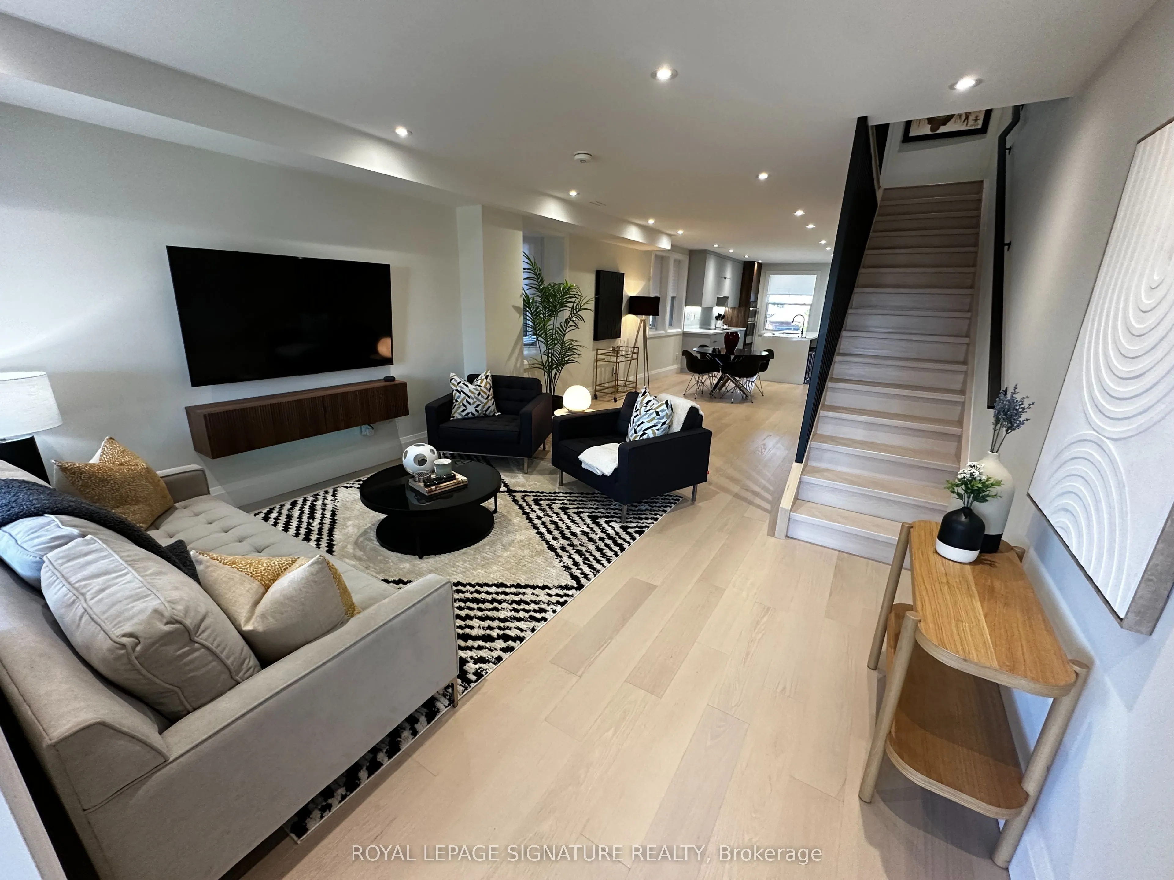 198 Earlscourt Avenue, #Upper