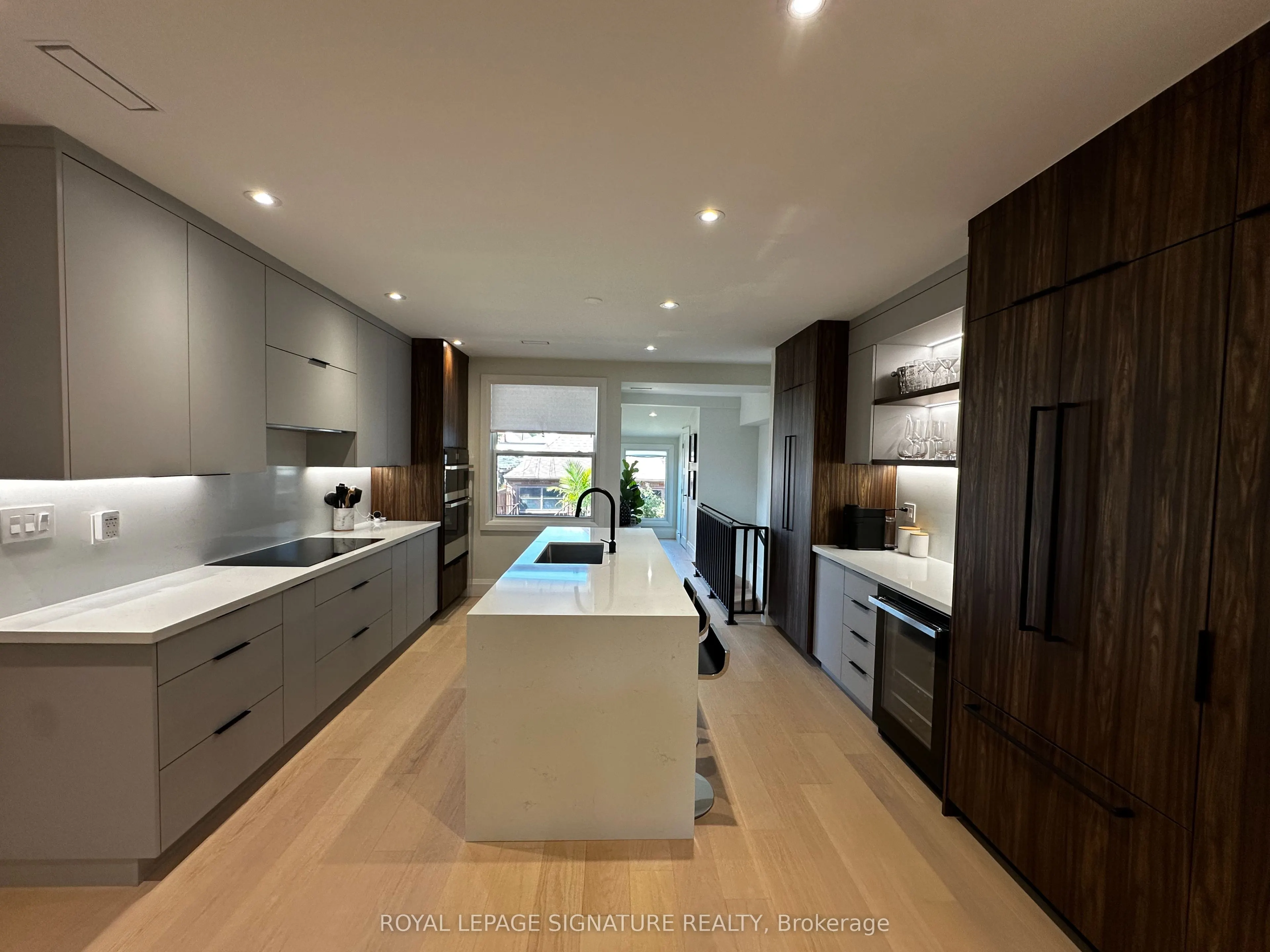 198 Earlscourt Avenue, #Upper