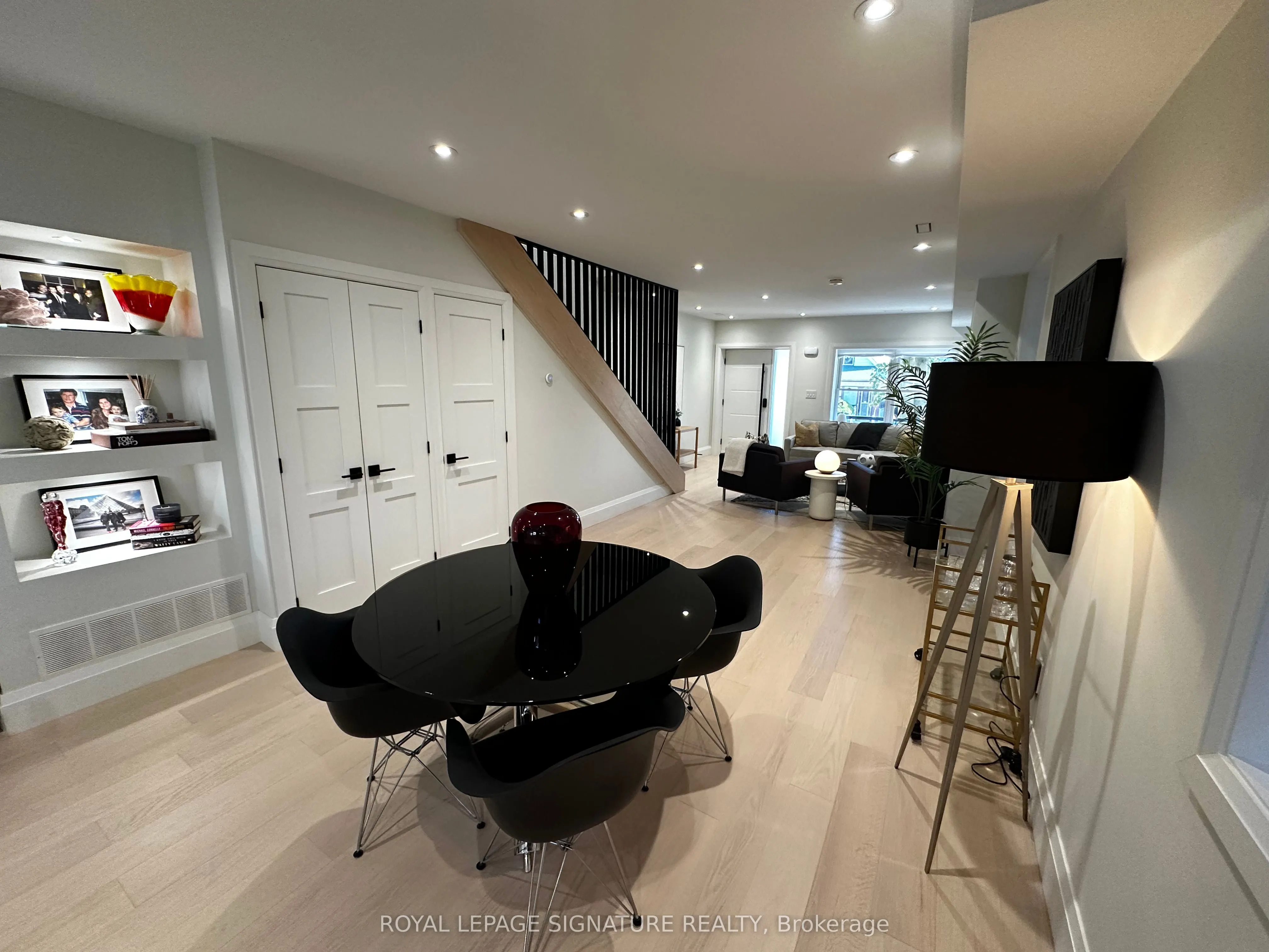 198 Earlscourt Avenue, #Upper