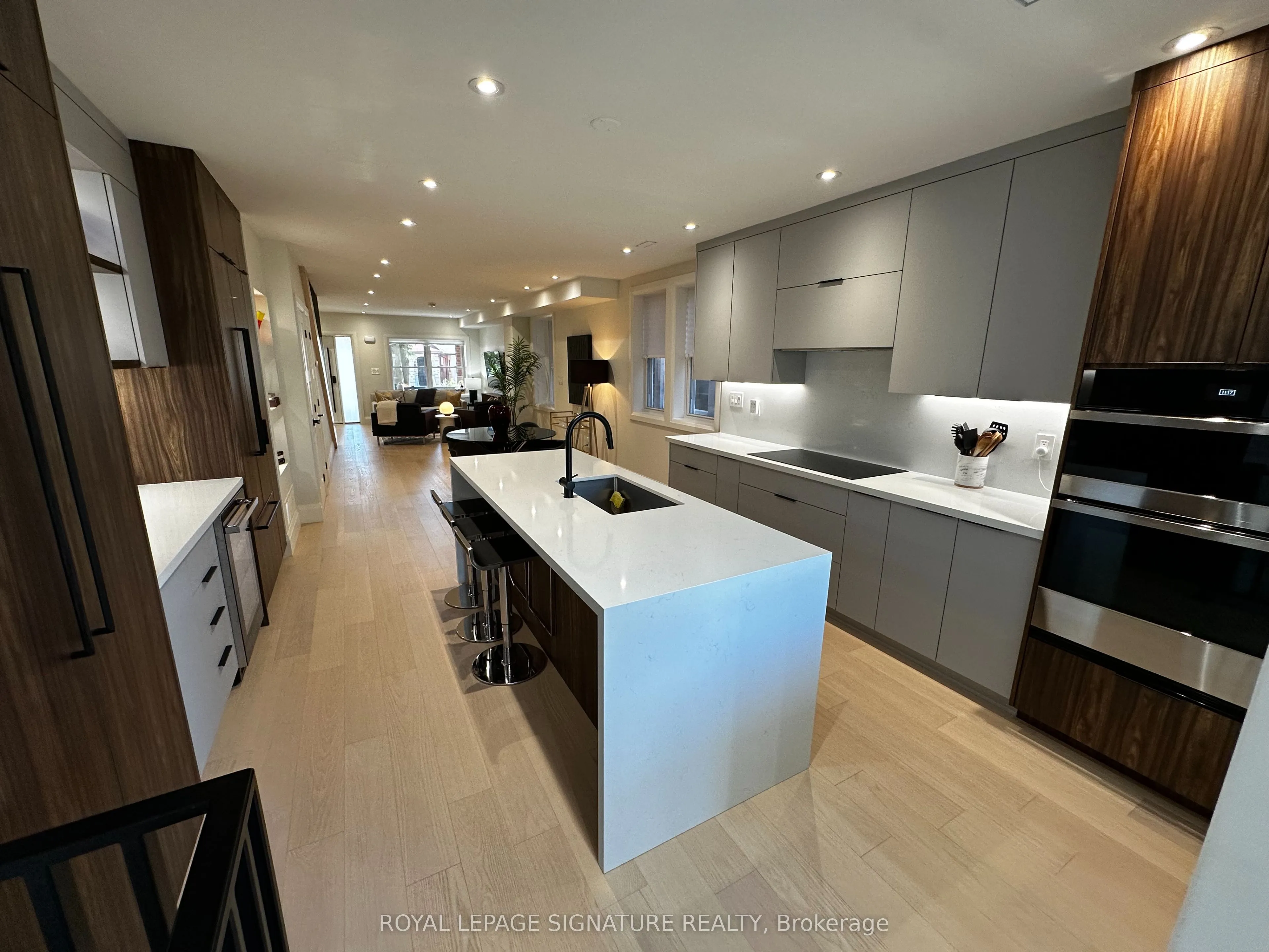 198 Earlscourt Avenue, #Upper