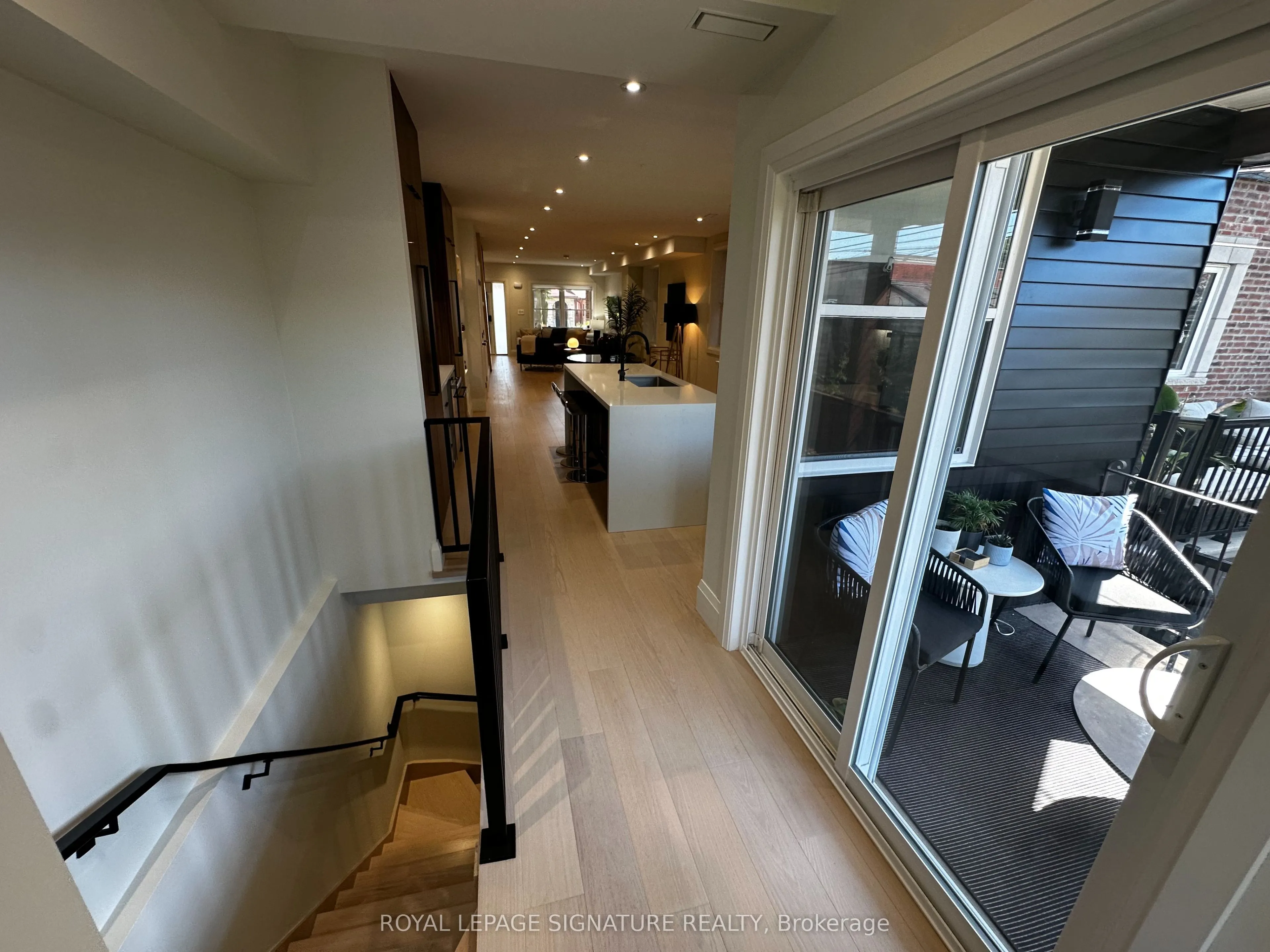 198 Earlscourt Avenue, #Upper