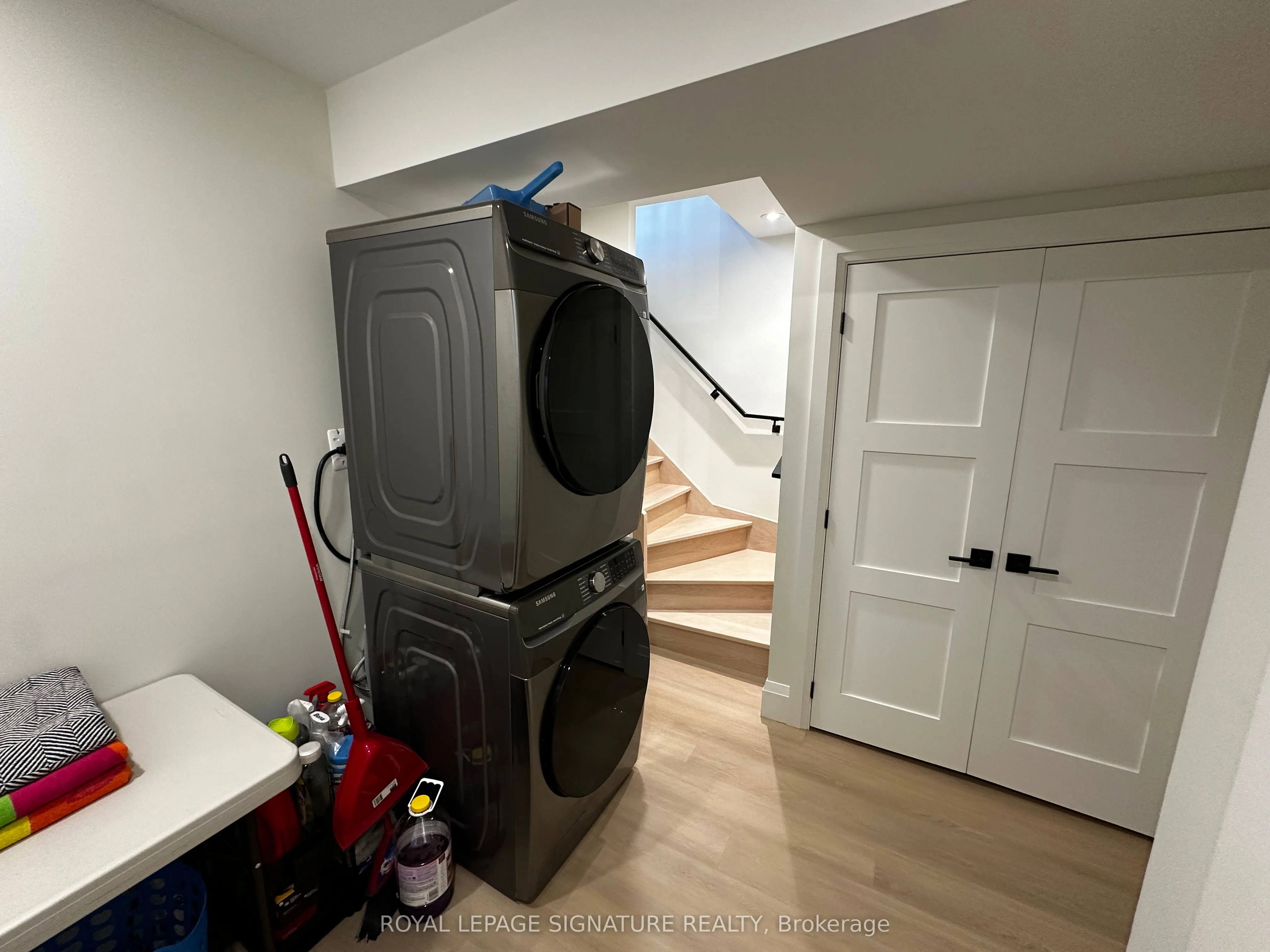 198 Earlscourt Avenue, #Upper