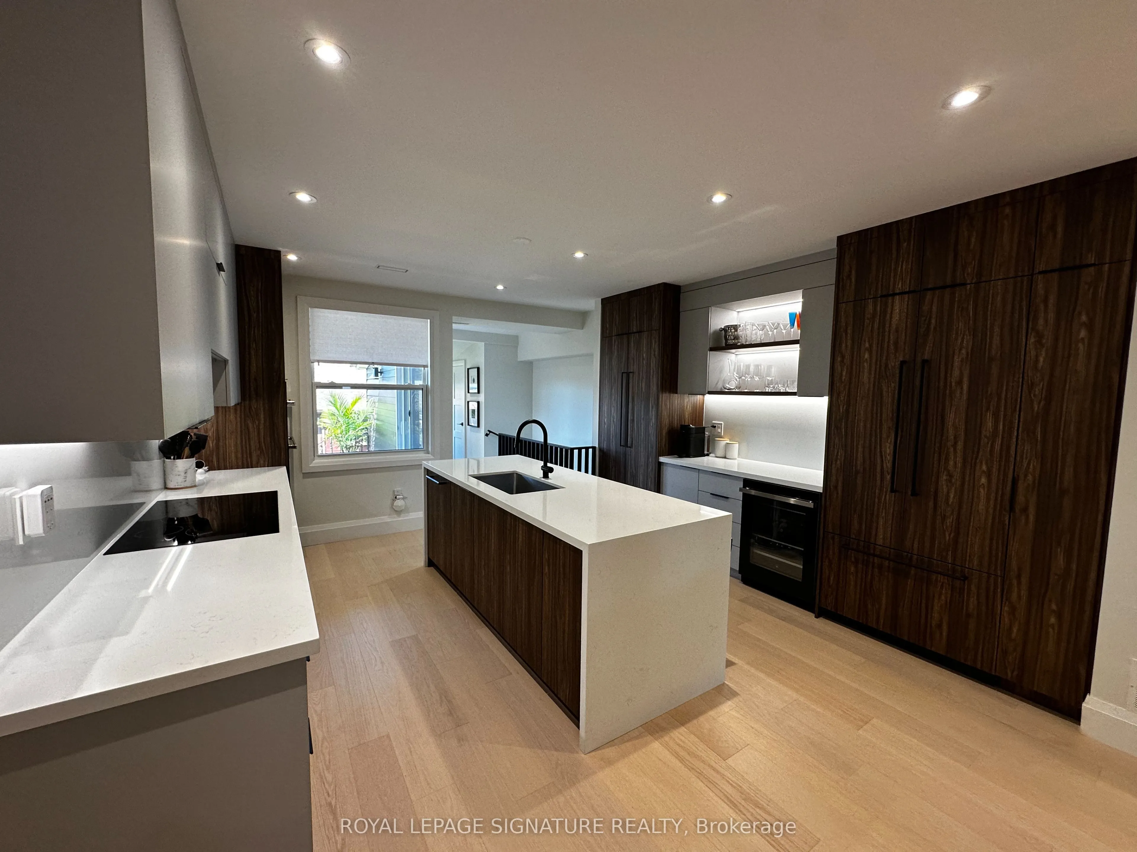 198 Earlscourt Avenue, #Upper