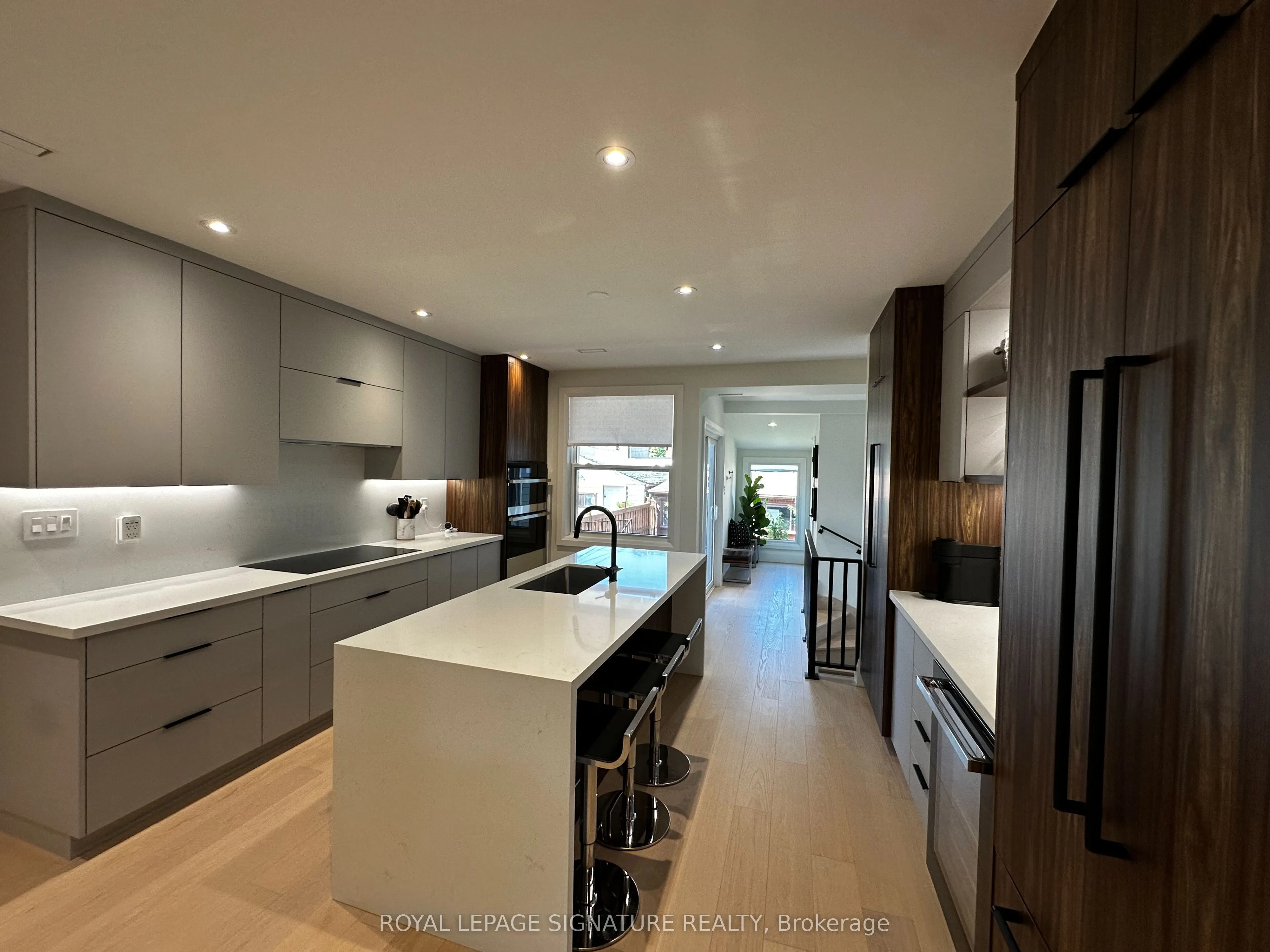 198 Earlscourt Avenue, #Upper