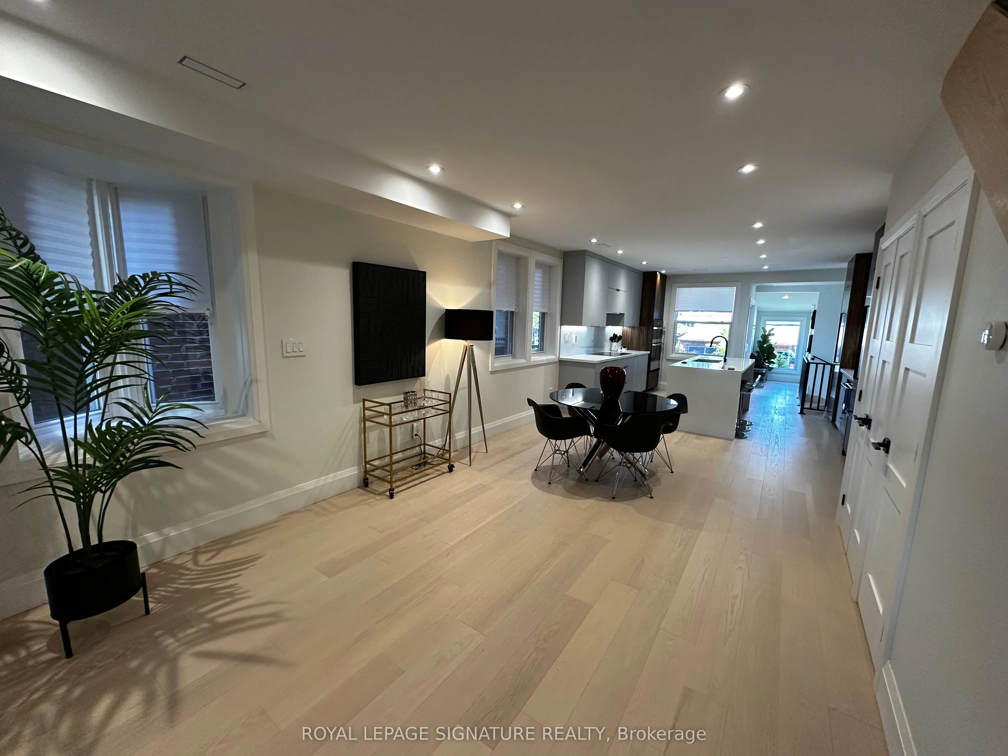 198 Earlscourt Avenue, #Upper