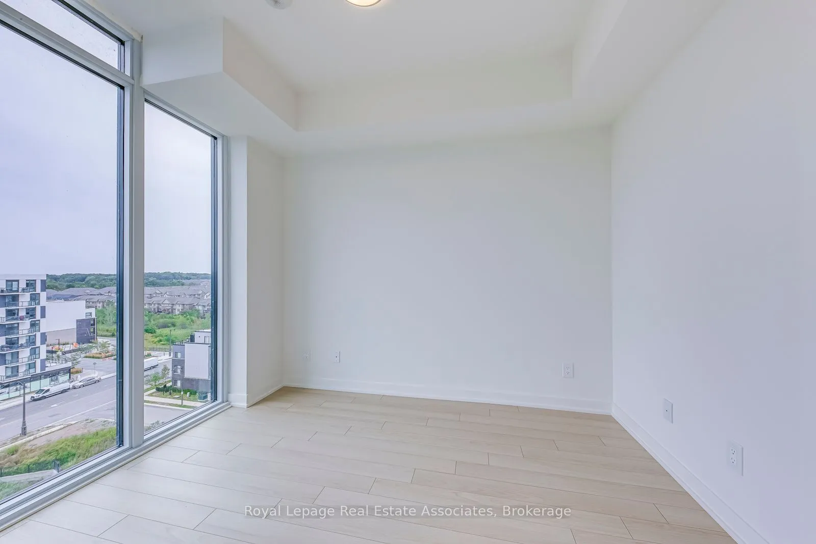 3079 Trafalgar Road, #903