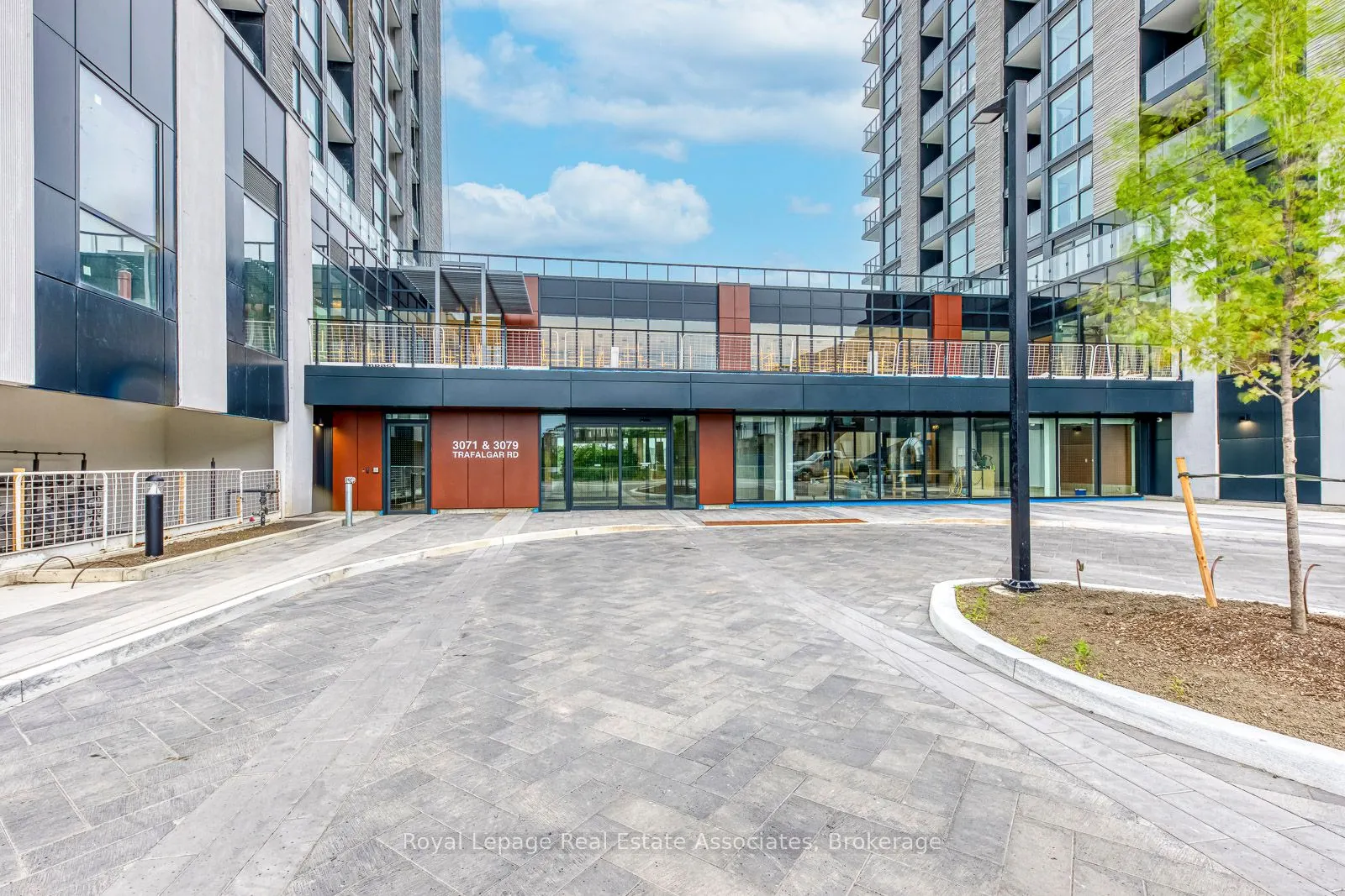 3079 Trafalgar Road, #903