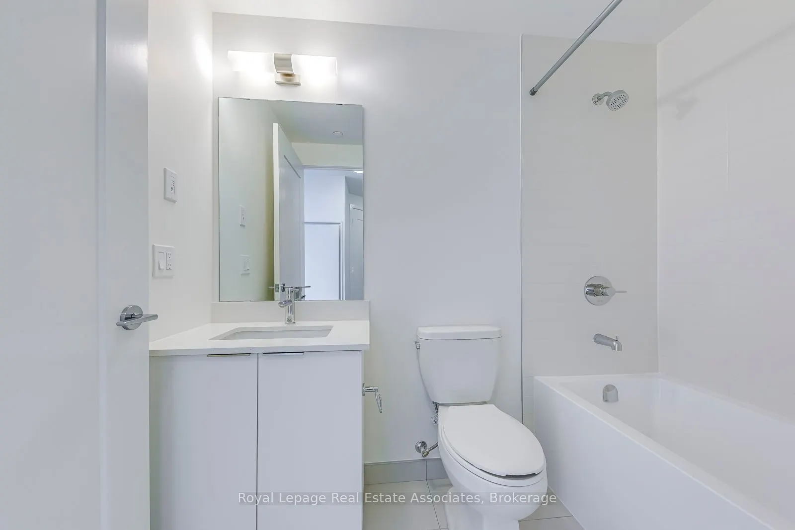 3079 Trafalgar Road, #903