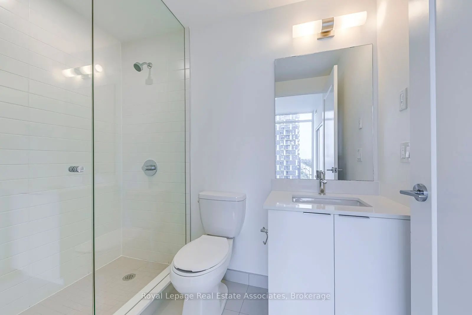 3079 Trafalgar Road, #903