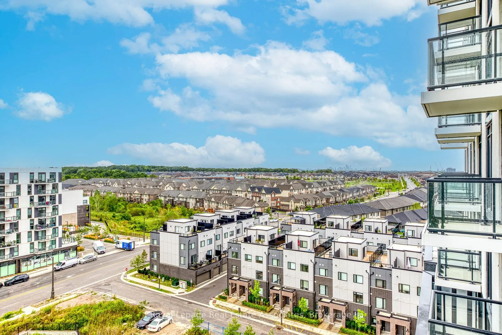 3079 Trafalgar Road, #903