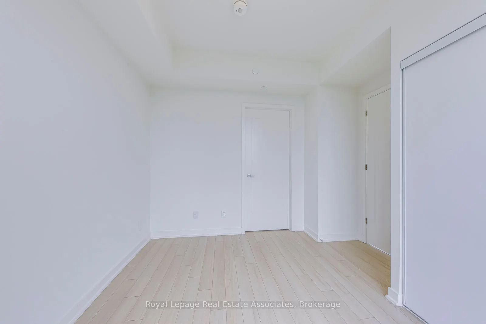 3079 Trafalgar Road, #903