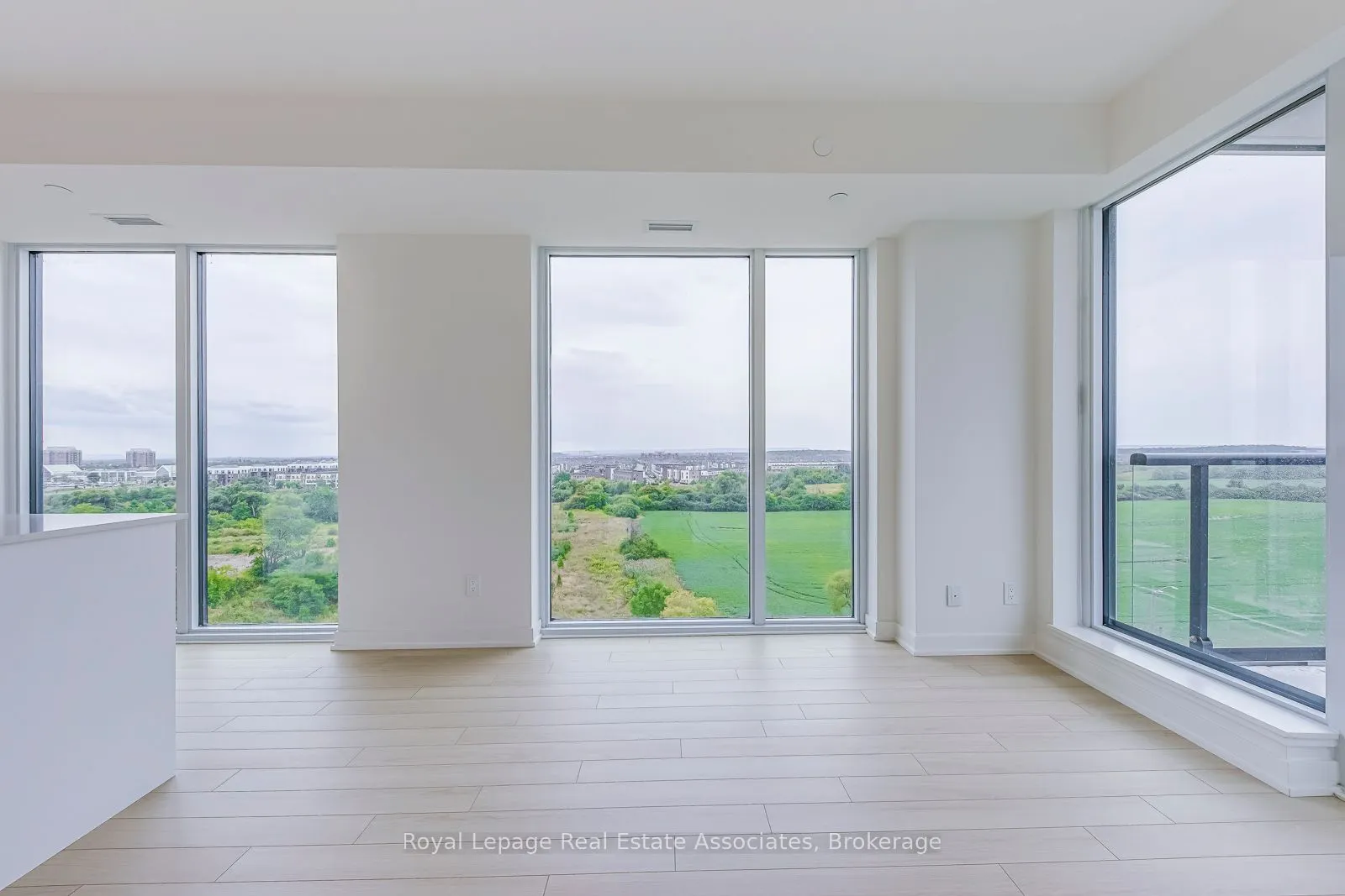 3079 Trafalgar Road, #903