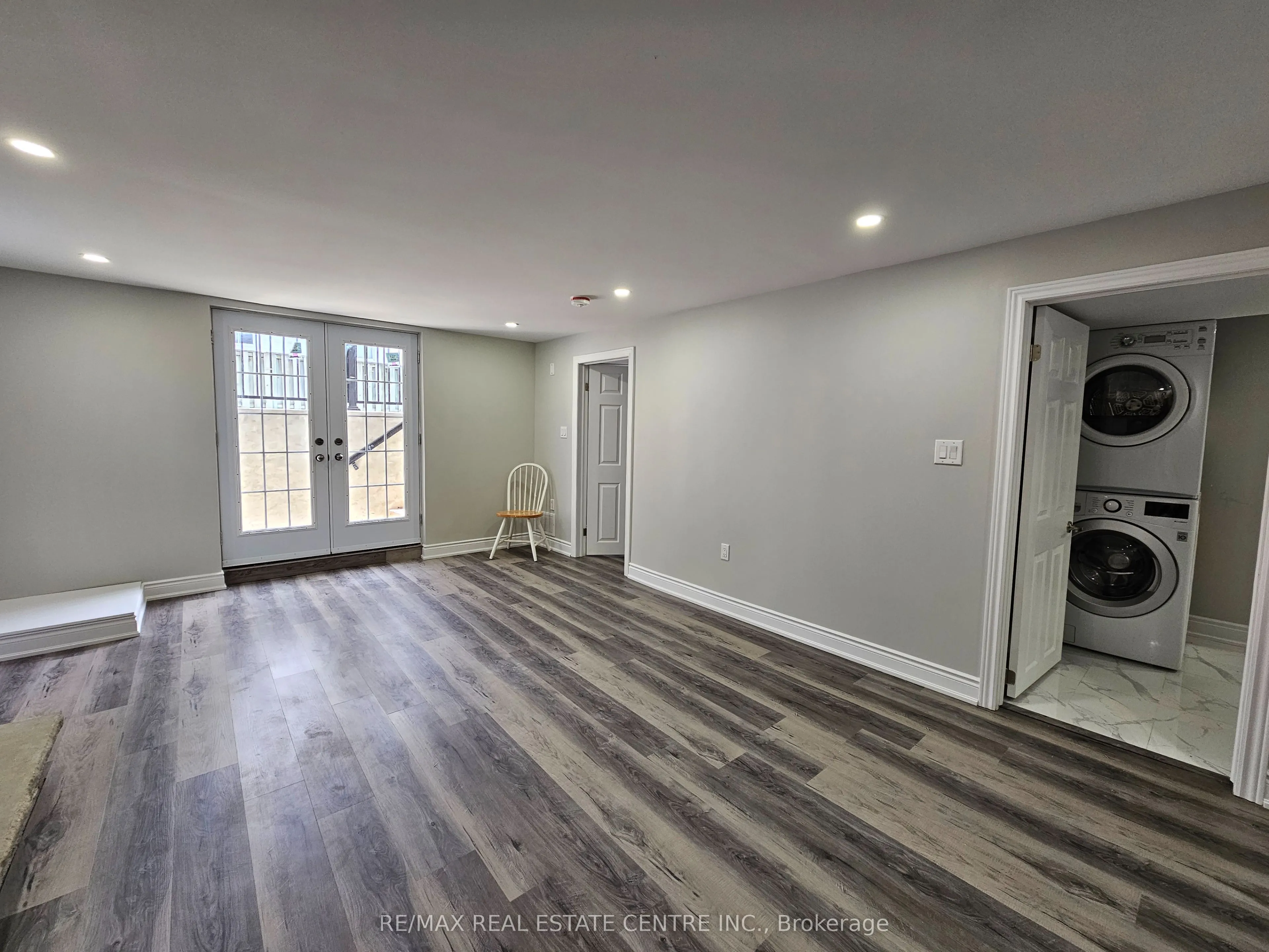 896 Morley Avenue, #Lower