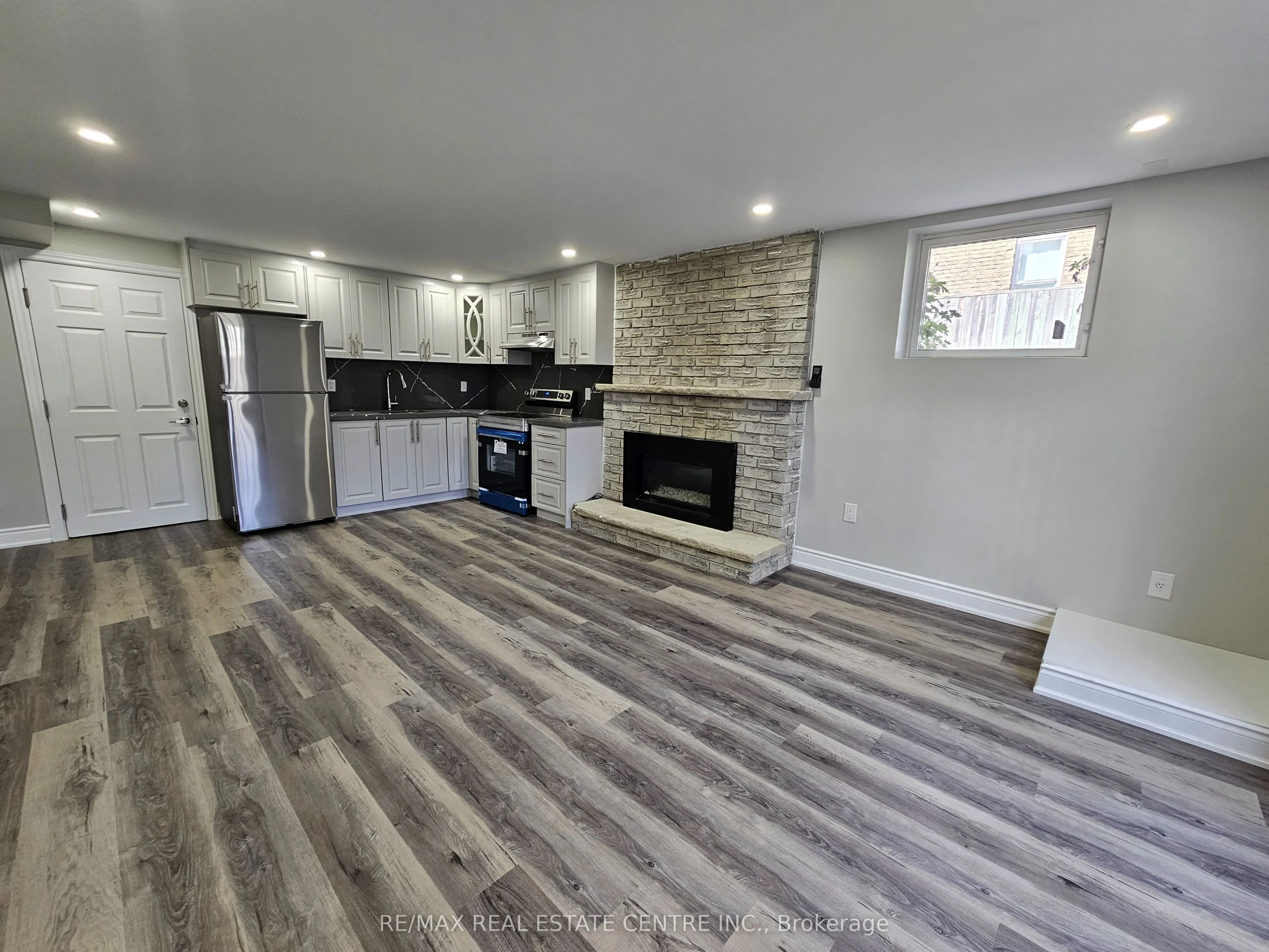 896 Morley Avenue, #Lower