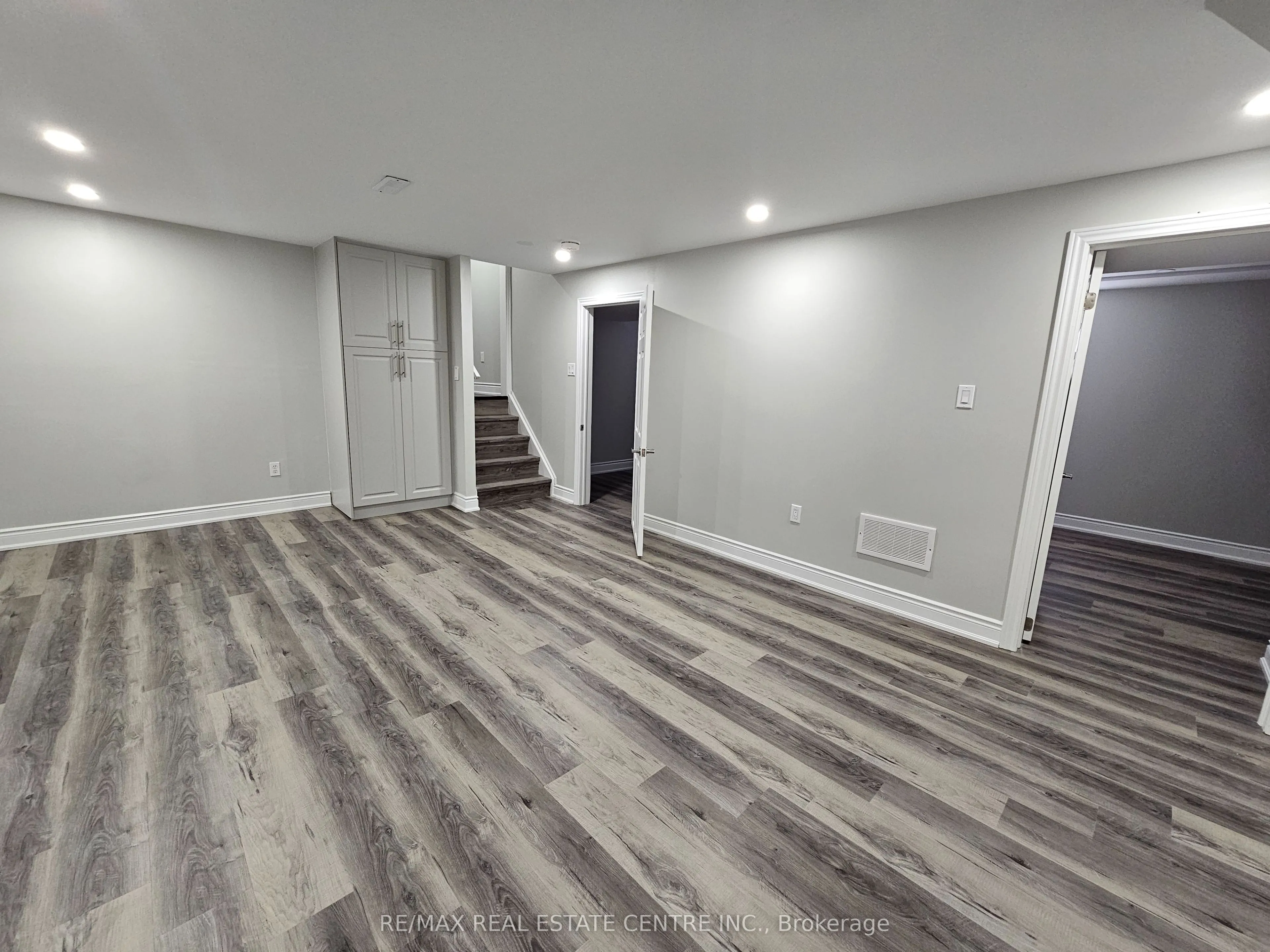 896 Morley Avenue, #Lower