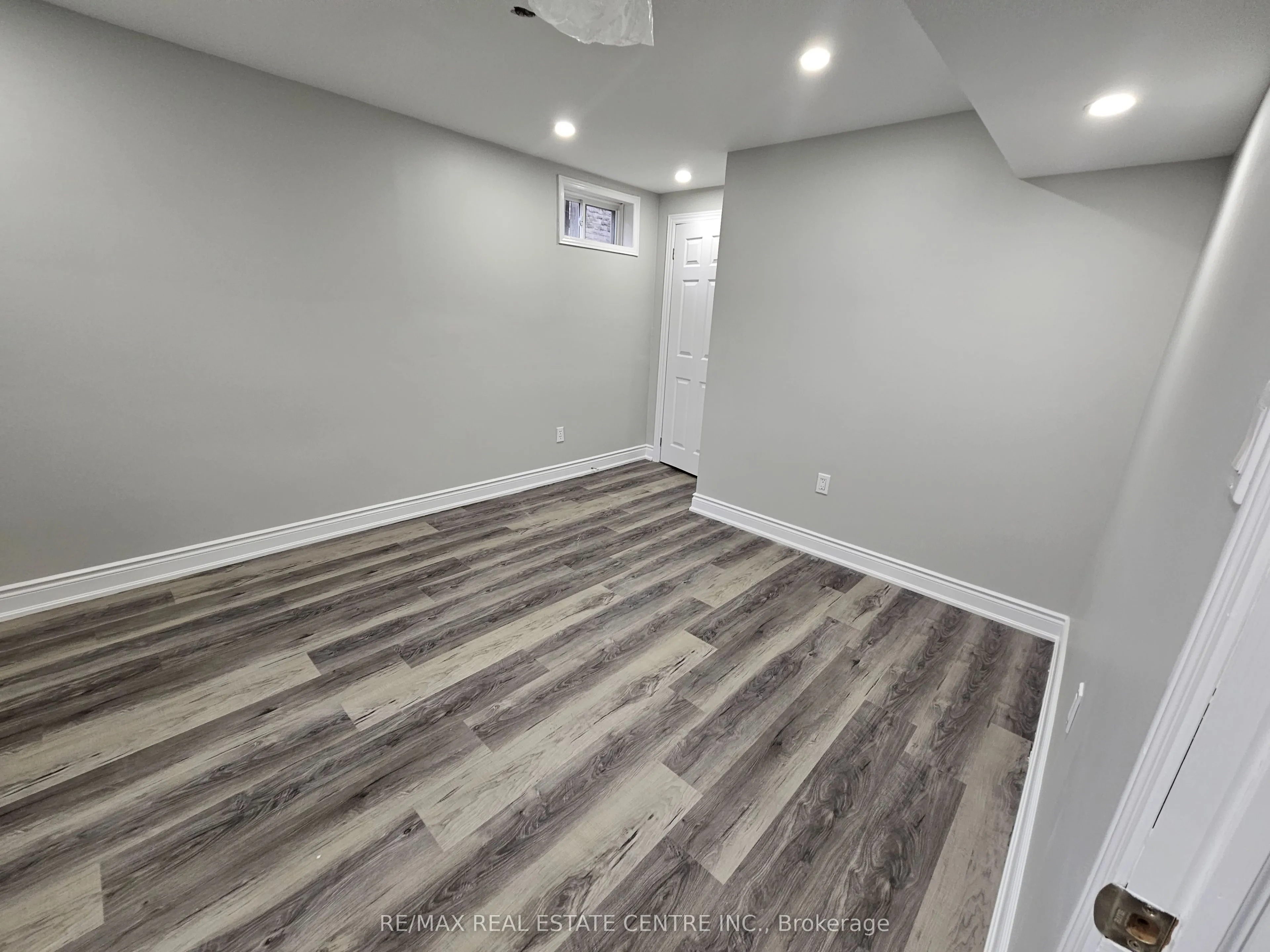 896 Morley Avenue, #Lower