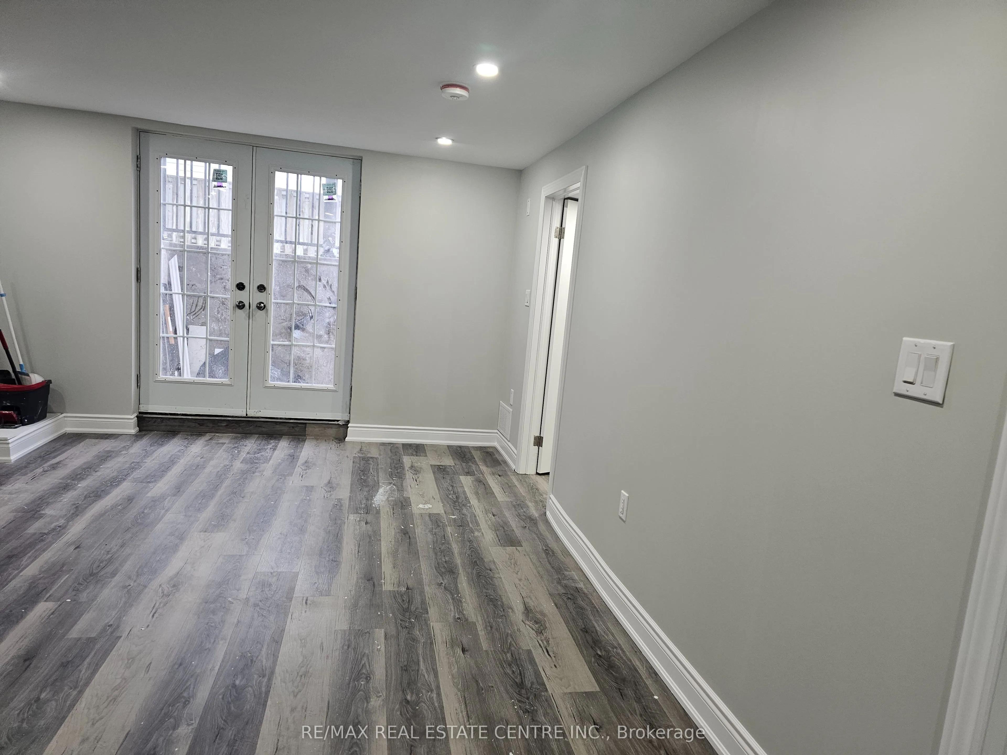 896 Morley Avenue, #Lower