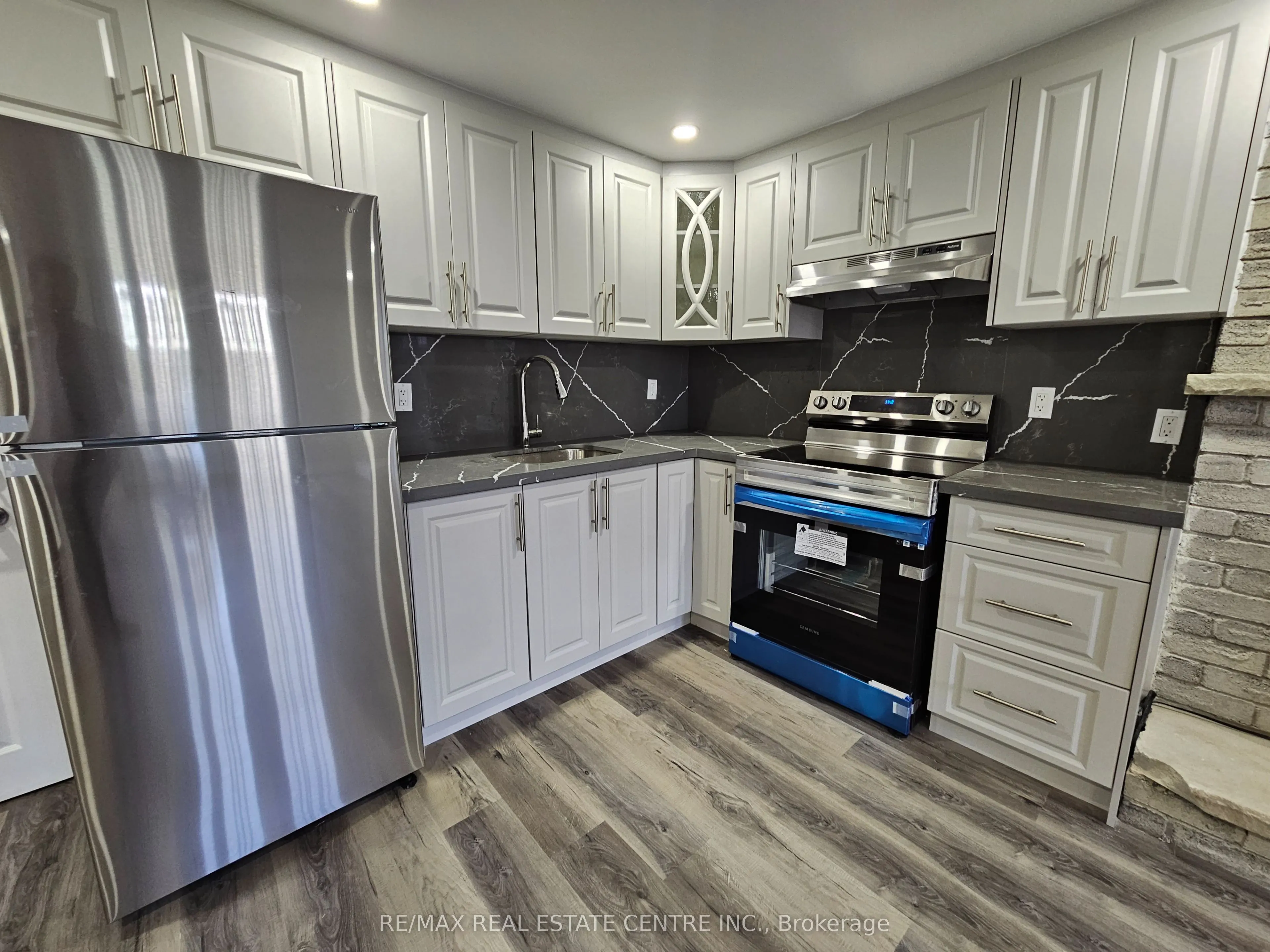 896 Morley Avenue, #Lower