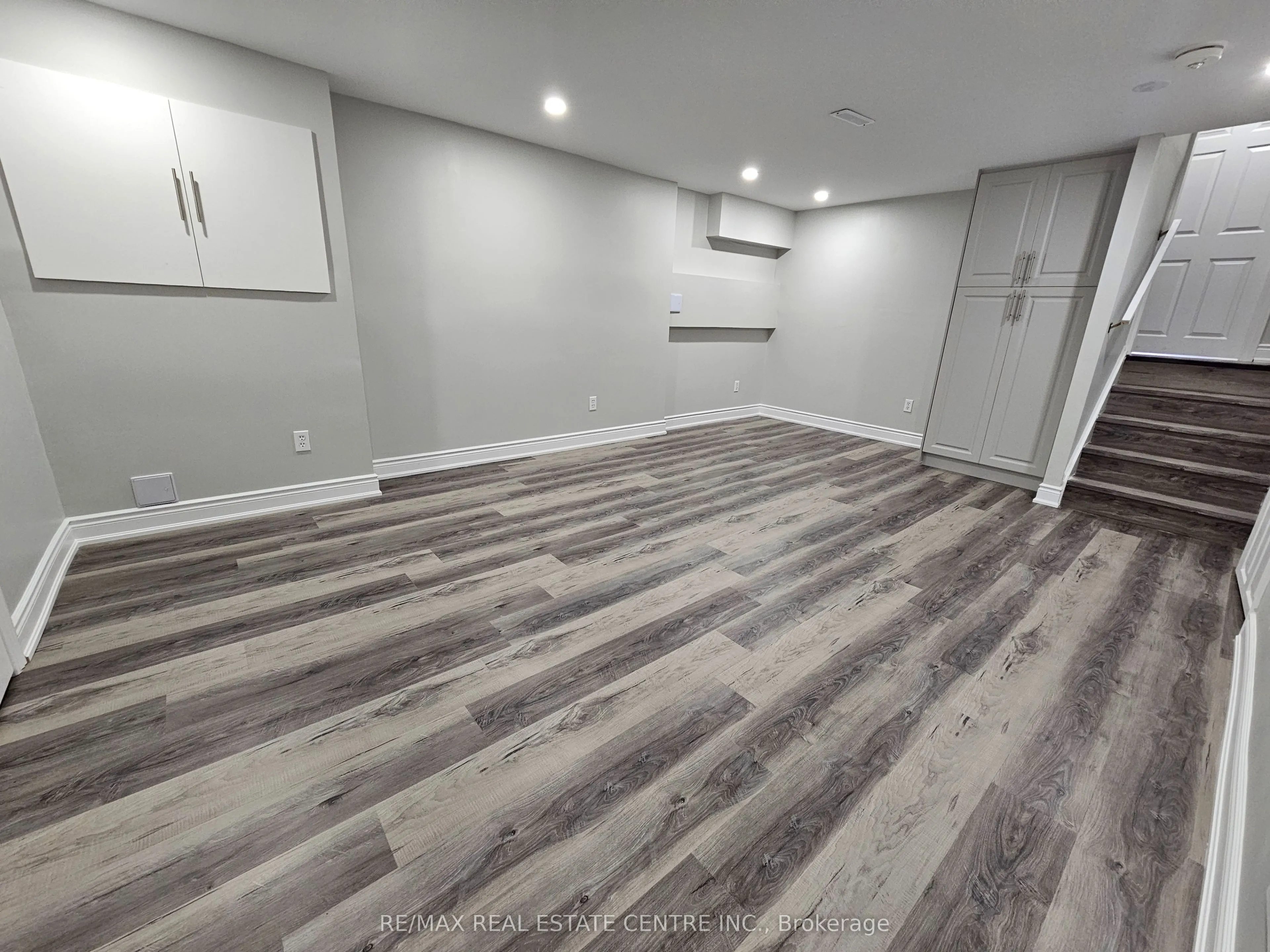 896 Morley Avenue, #Lower