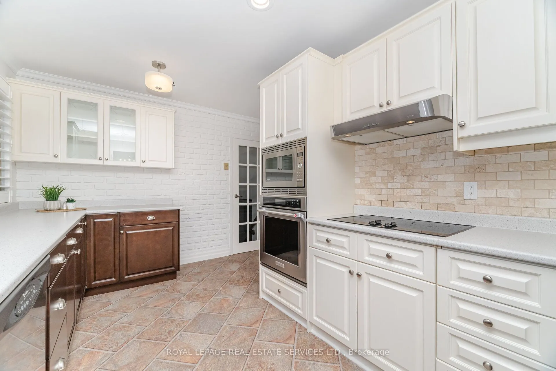 518 Vanguard Crescent