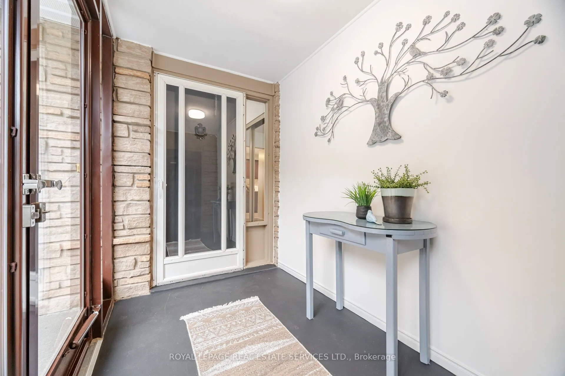 518 Vanguard Crescent