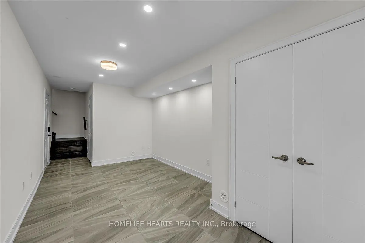 1389 Clarriage Court